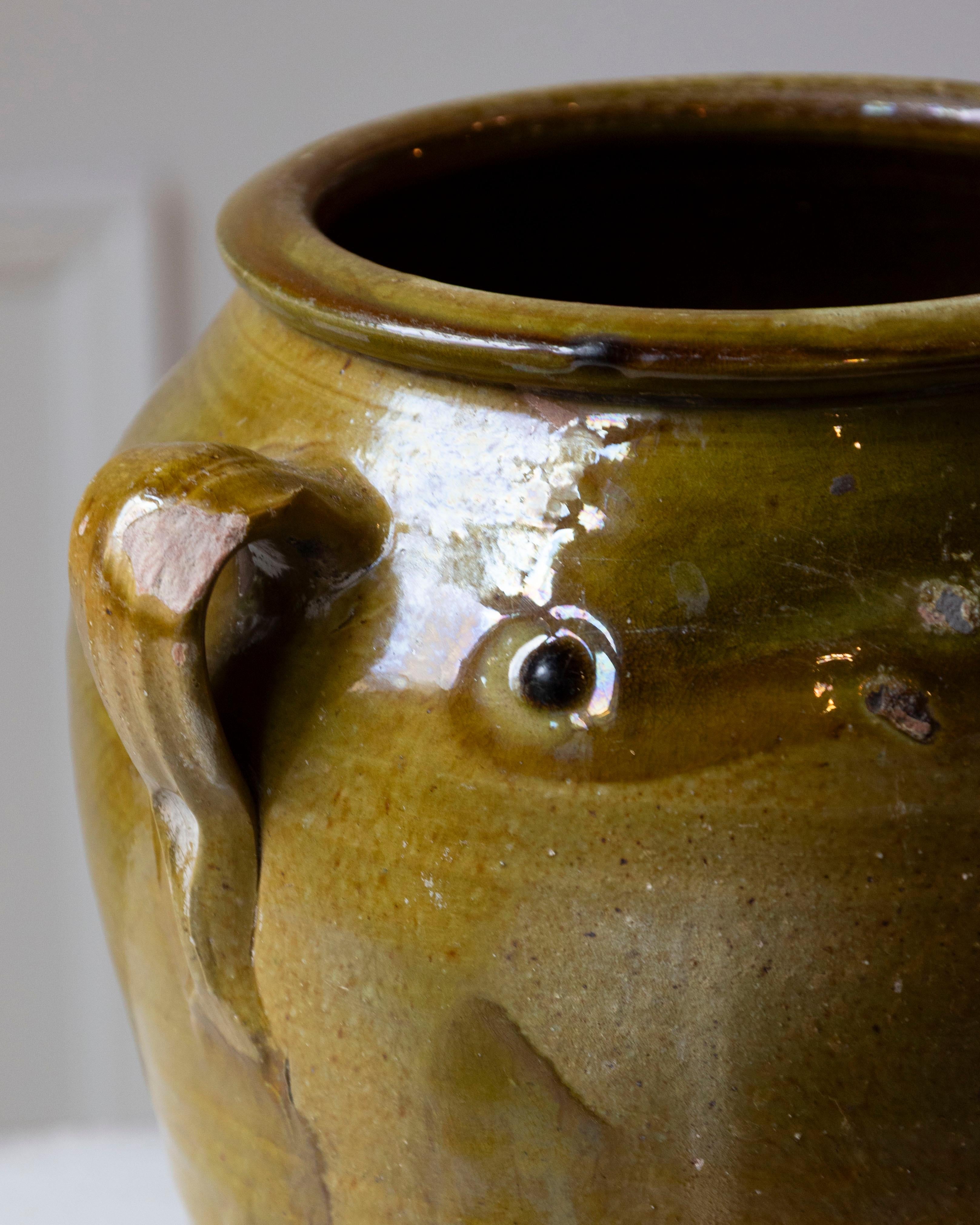 19th Century Spanish Terracotta Jar with Green Glaze and Handles For Sale 5