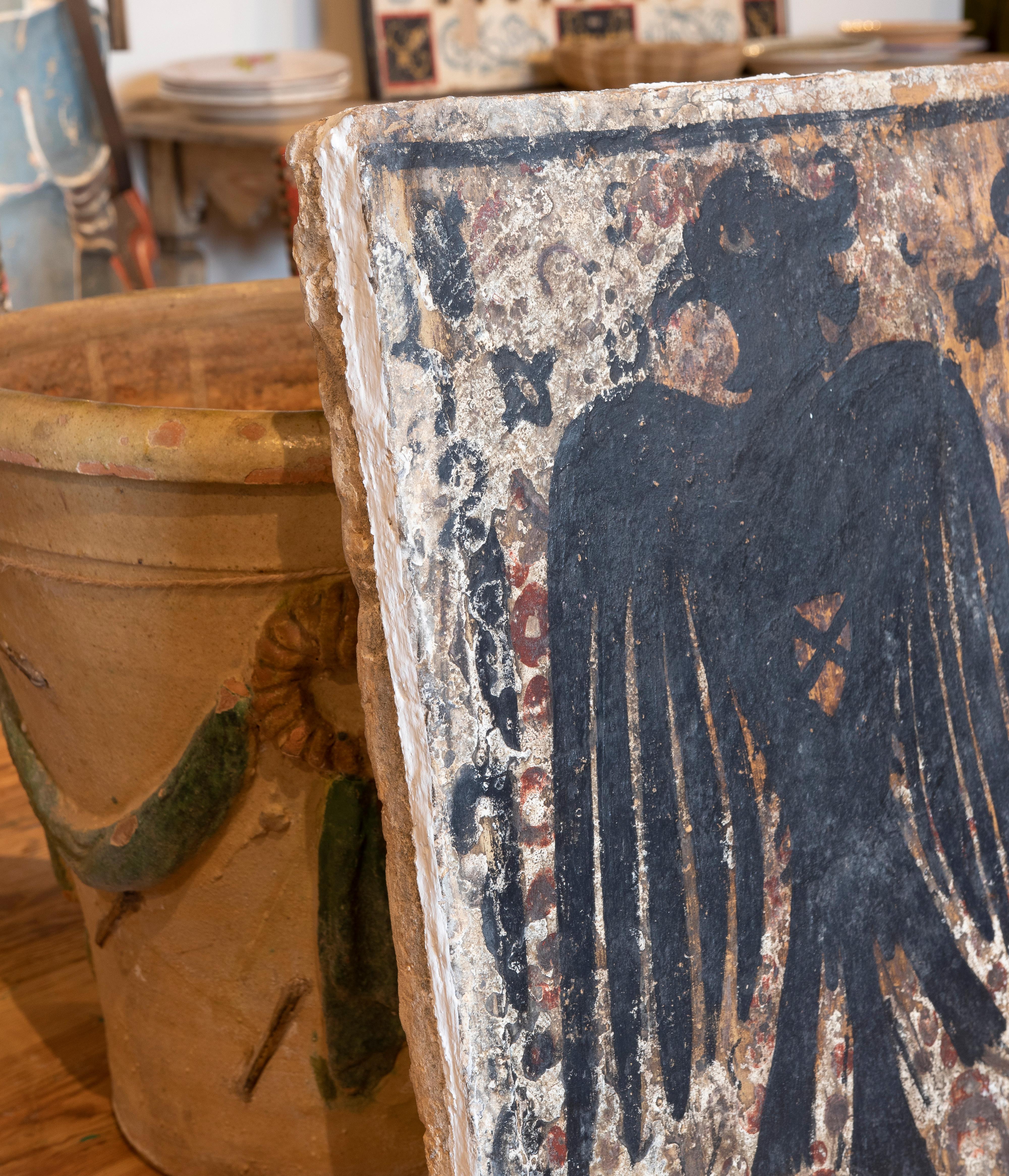 Peint à la main Tapis espagnol du 19ème siècle en terre cuite « Socrate » représentant un aigle en vente