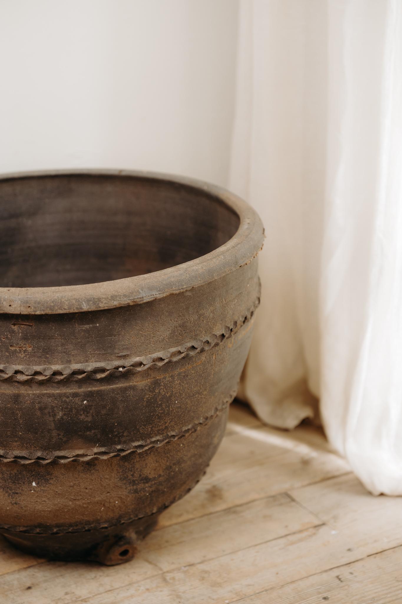 19th century Spanish terracotta urn For Sale 3