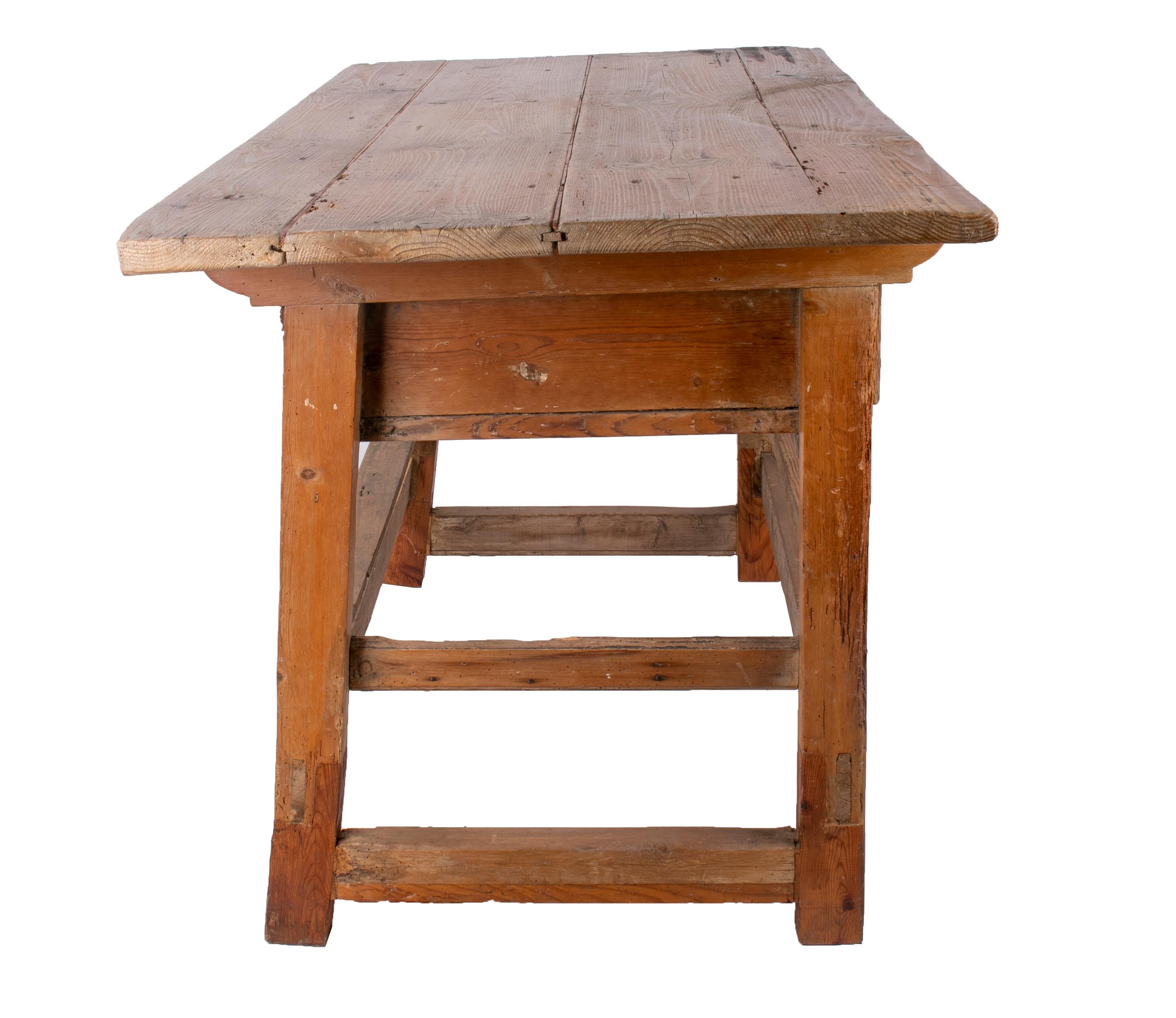 19th Century Spanish Two-Drawer Rustic Table with Iron Handles For Sale 6