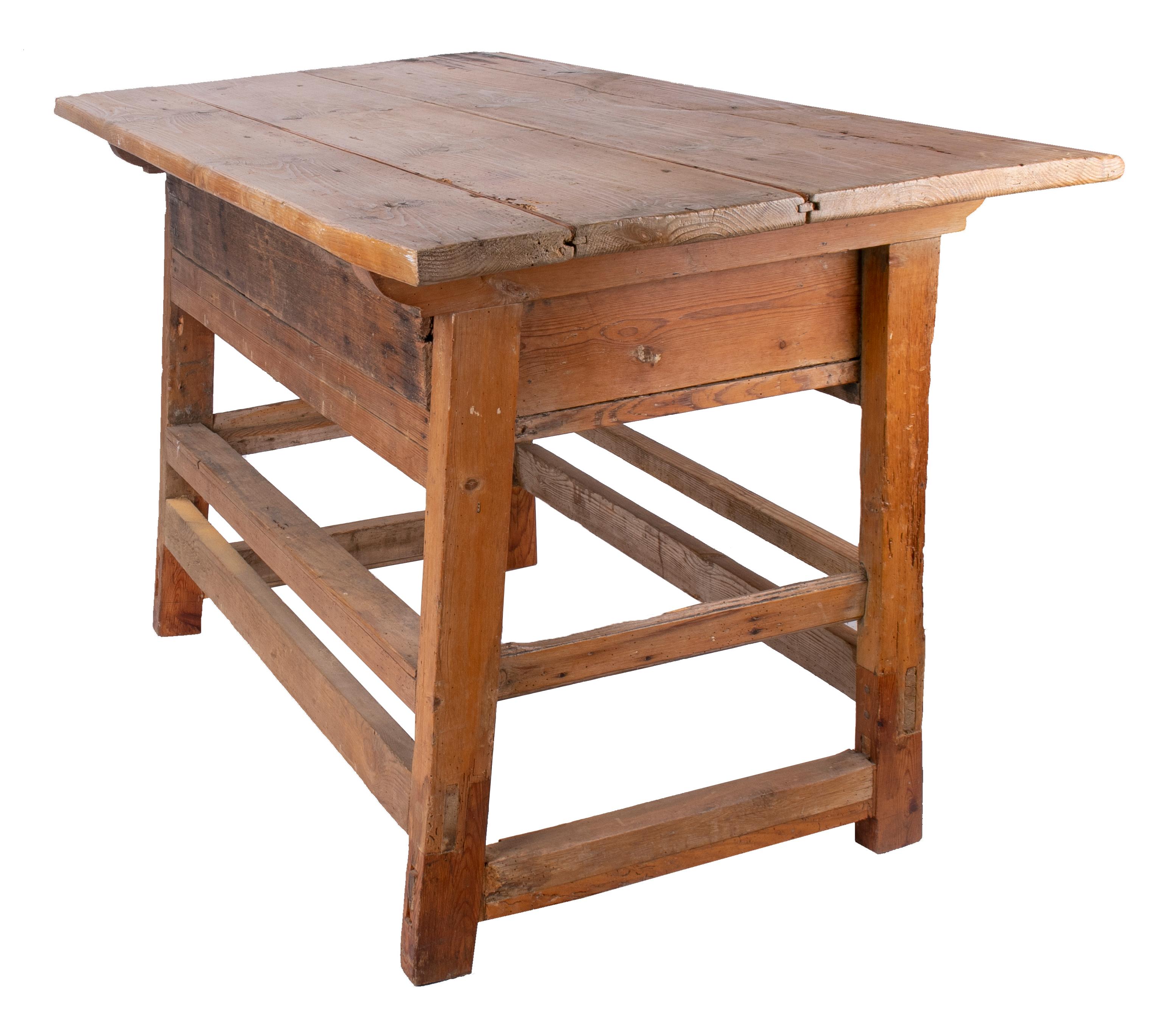 19th Century Spanish Two-Drawer Rustic Table with Iron Handles For Sale 5