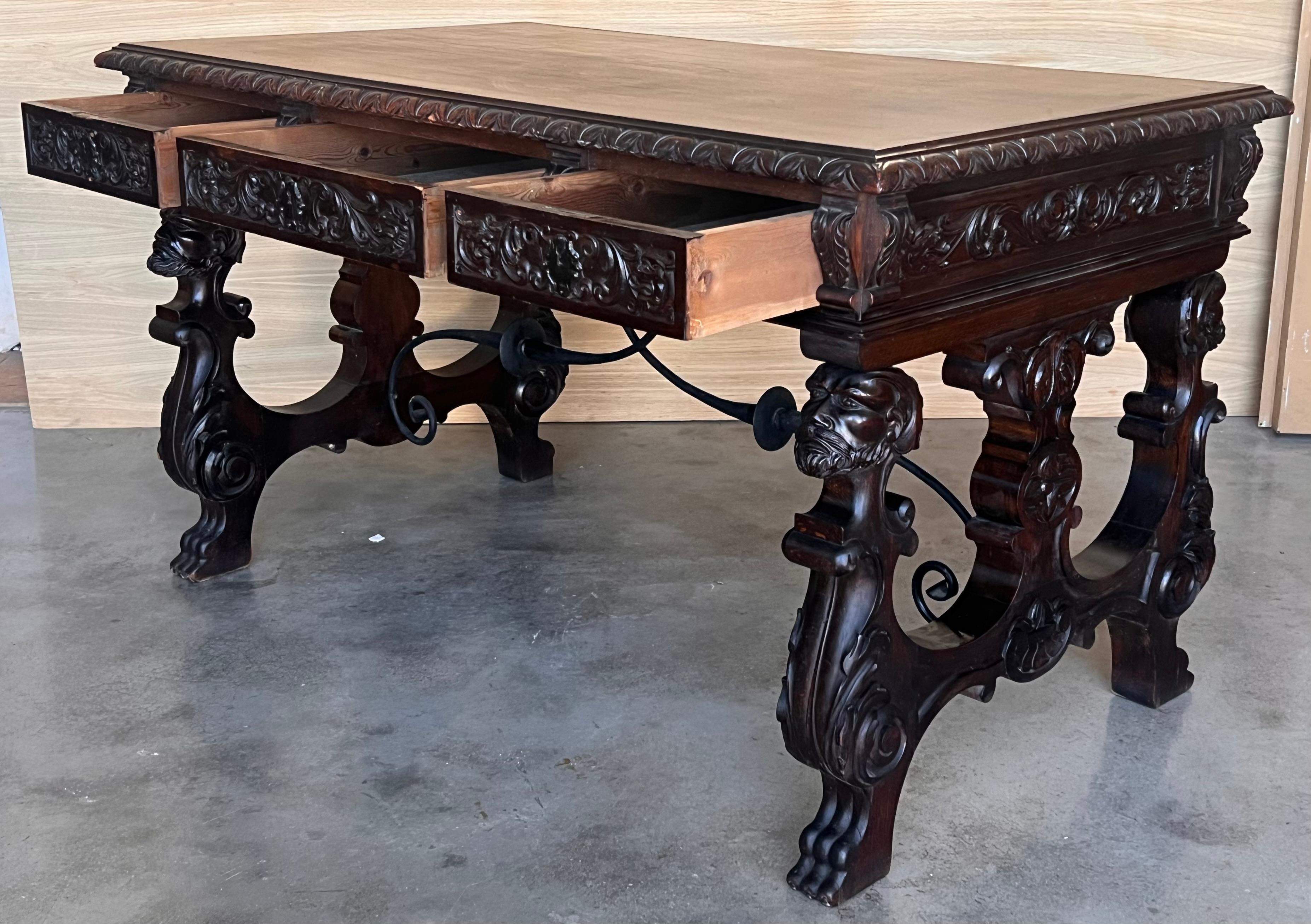 Table ou bureau de bibliothèque espagnol du 19e siècle en chêne à deux faces de style baroque en vente 6