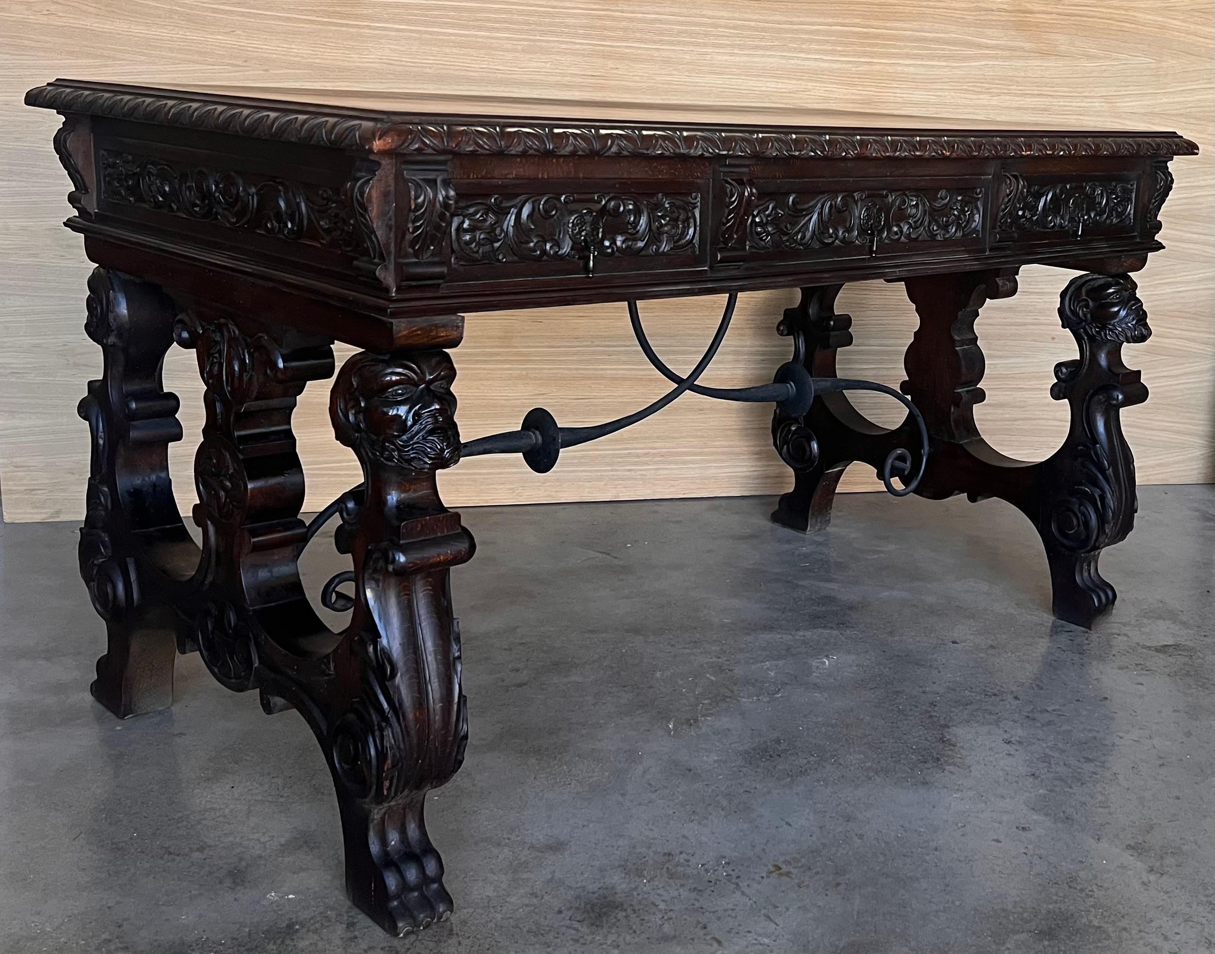 Table ou bureau de bibliothèque espagnol du 19e siècle en chêne à deux faces de style baroque en vente 7