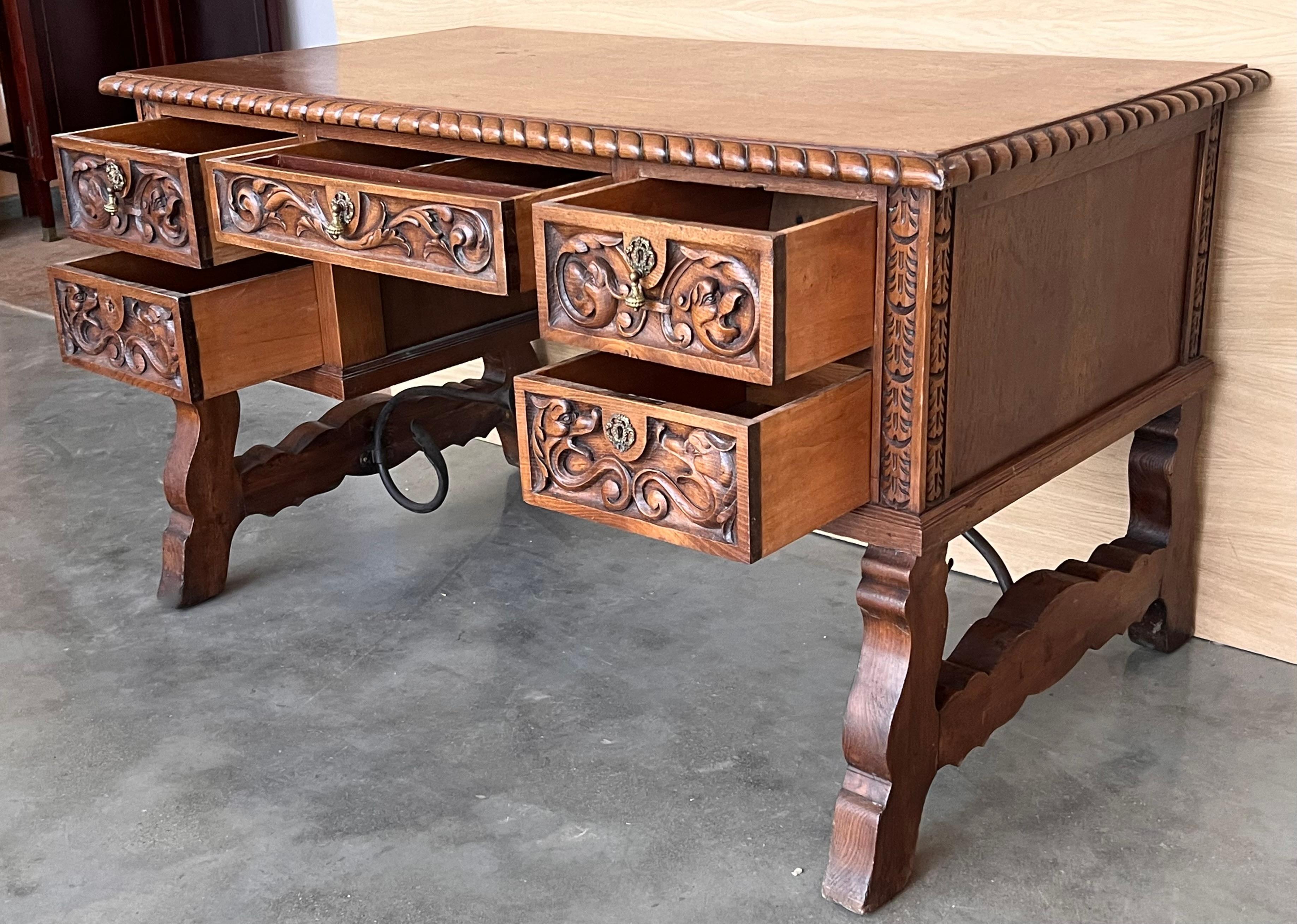 19. Jahrhundert Spanisch zwei Gesichter Barock Stil Eiche Bibliothek Tisch oder Schreibtisch im Angebot 3