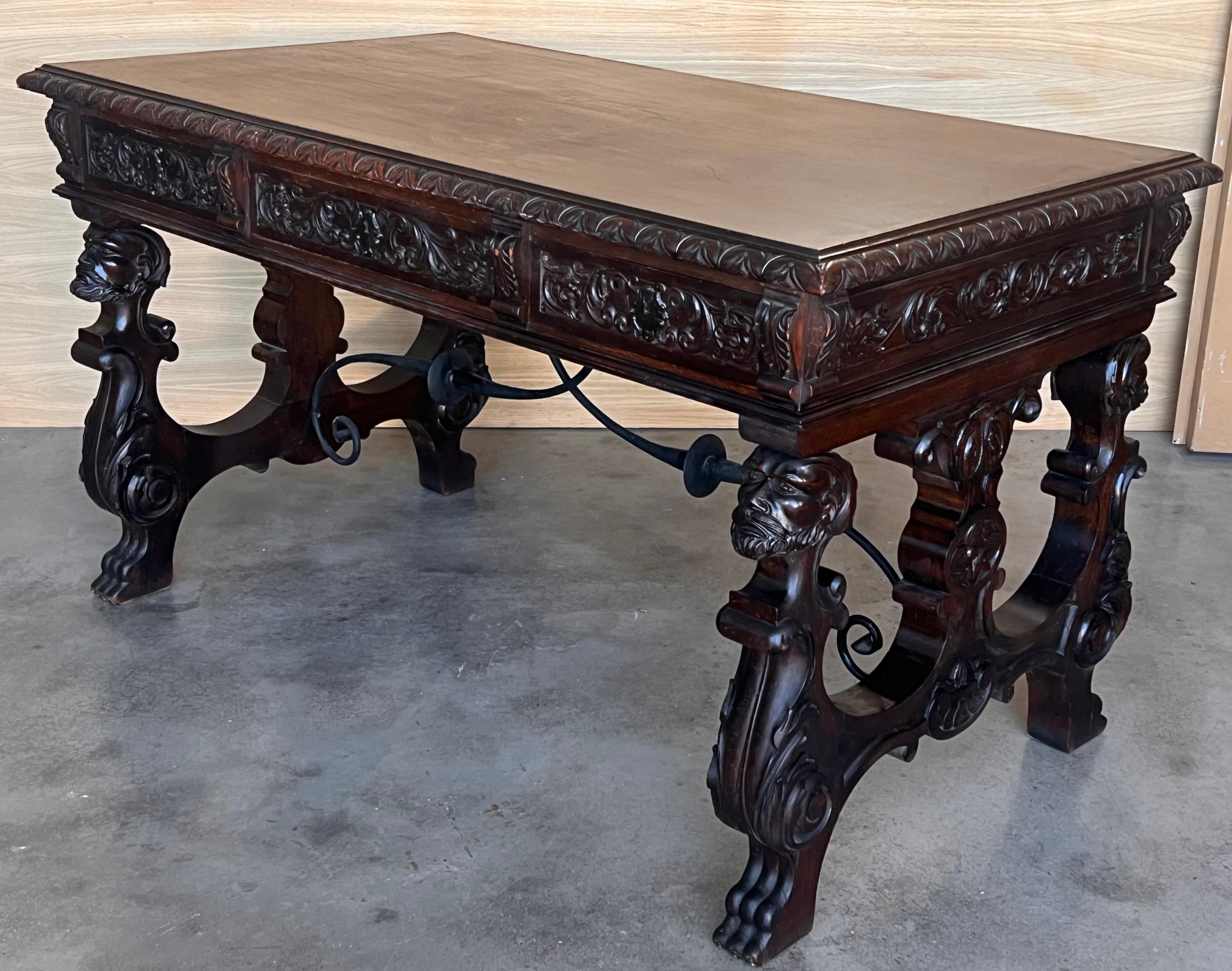 Table ou bureau de bibliothèque espagnol du 19e siècle en chêne à deux faces de style baroque en vente 1