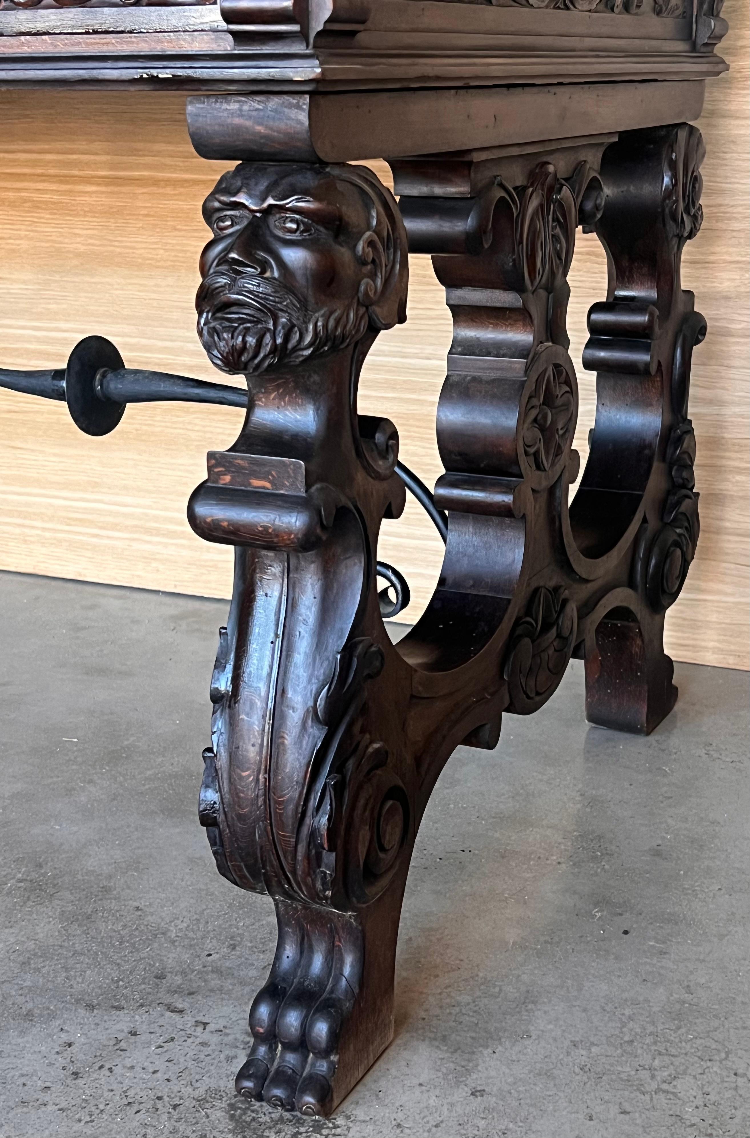 Table ou bureau de bibliothèque espagnol du 19e siècle en chêne à deux faces de style baroque en vente 2