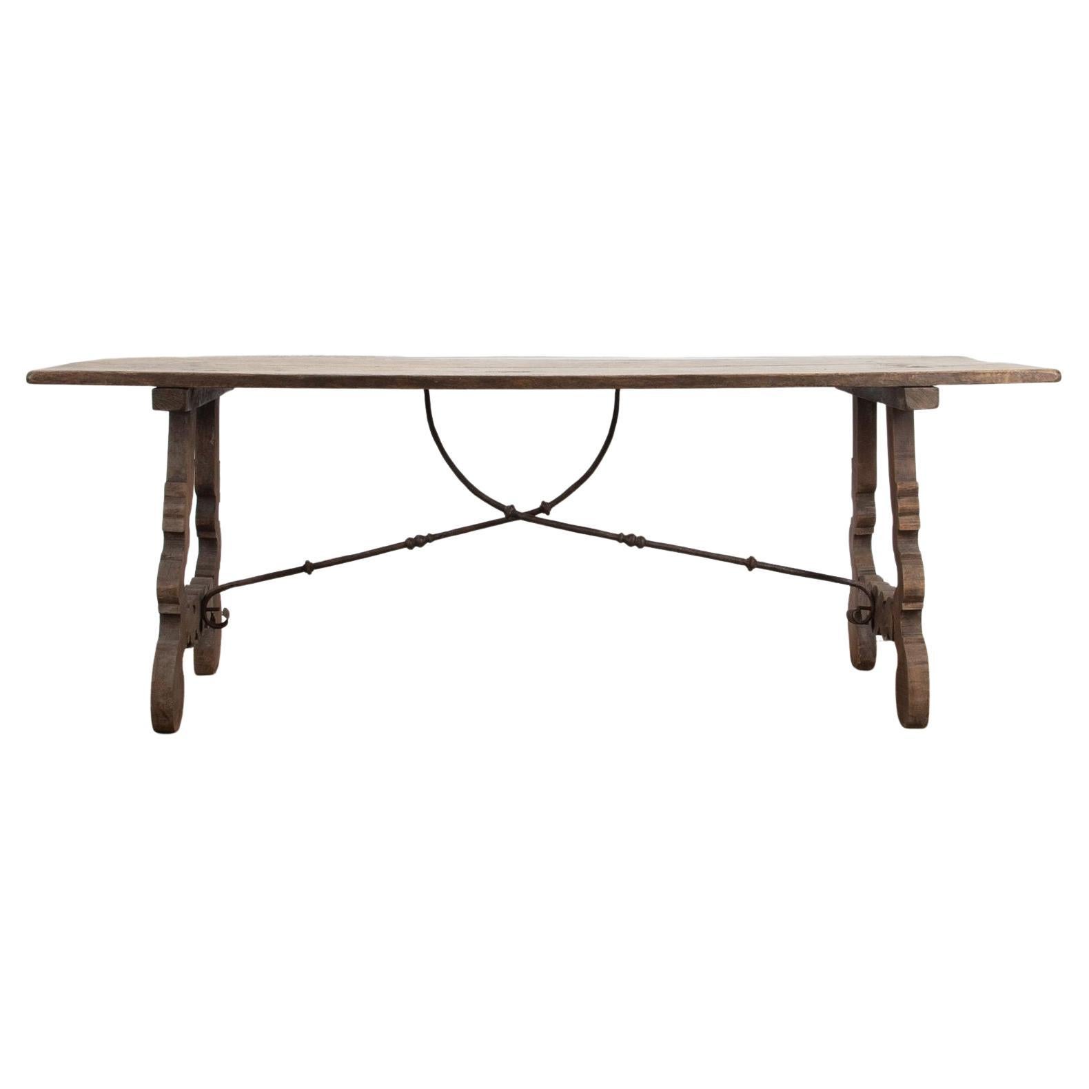 Table de salle à manger espagnole du 19ème siècle