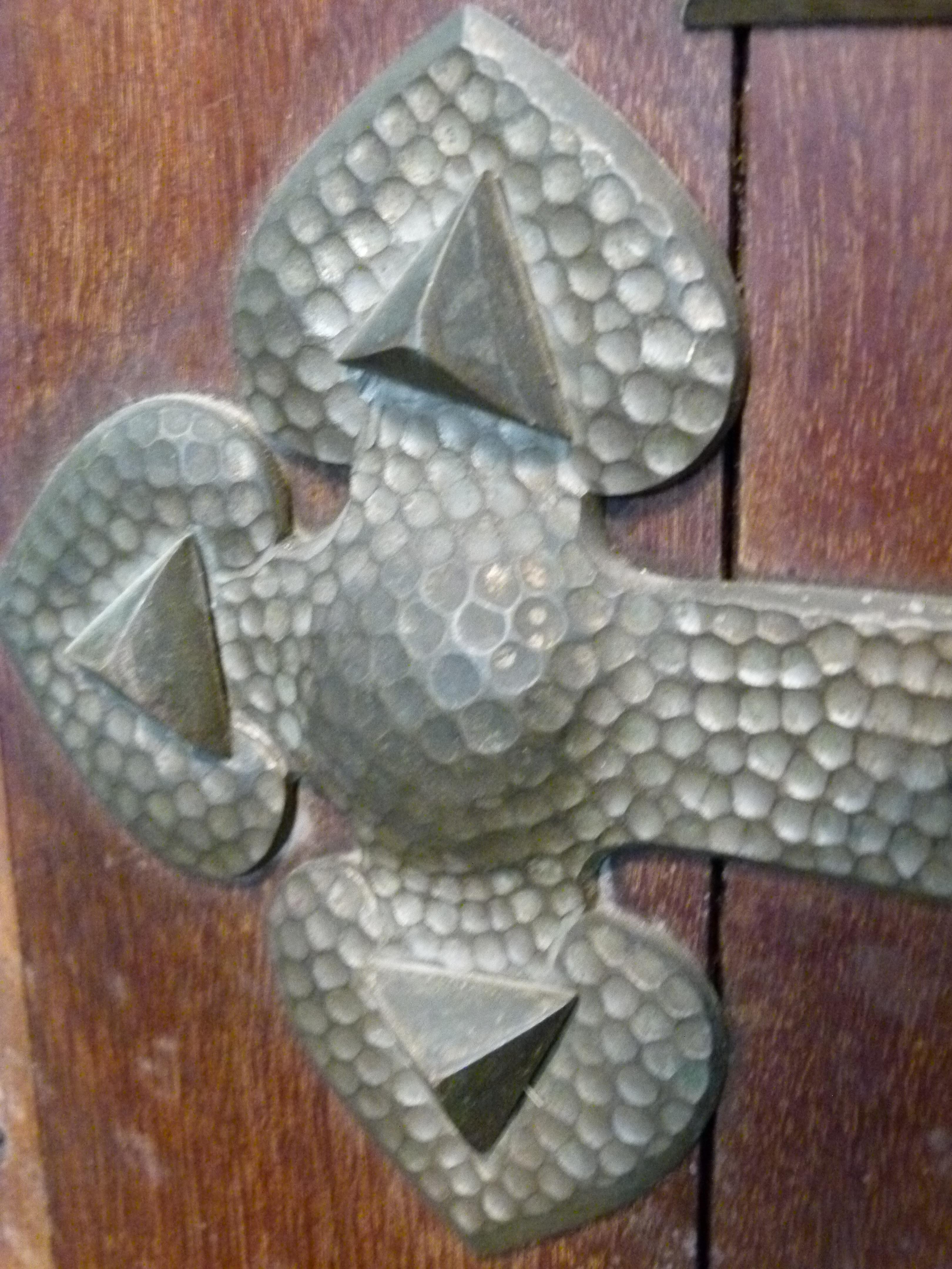 19th Century Spanish Walnut Double Front Door In Good Condition In Vulpellac, Girona