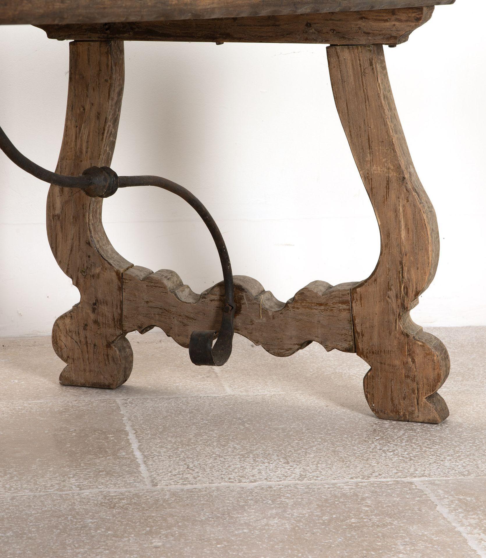 Table Fratino espagnol du 19ème siècle en vente 3