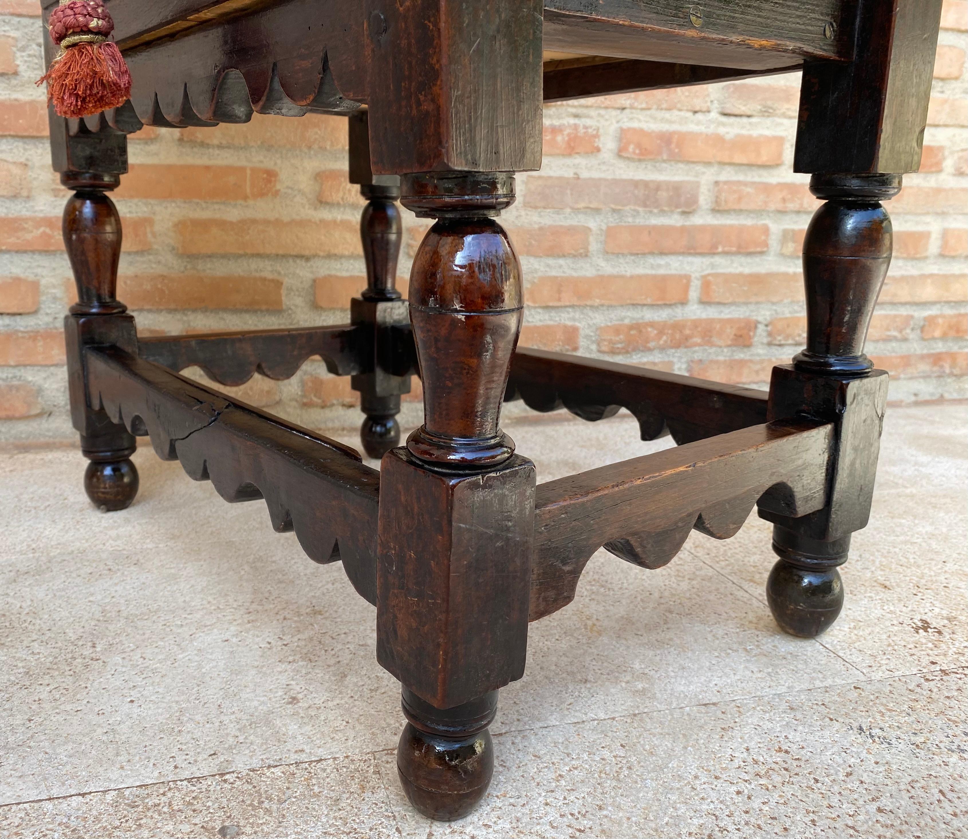 19th Century Spanish Walnut One Drawer Side Table 4