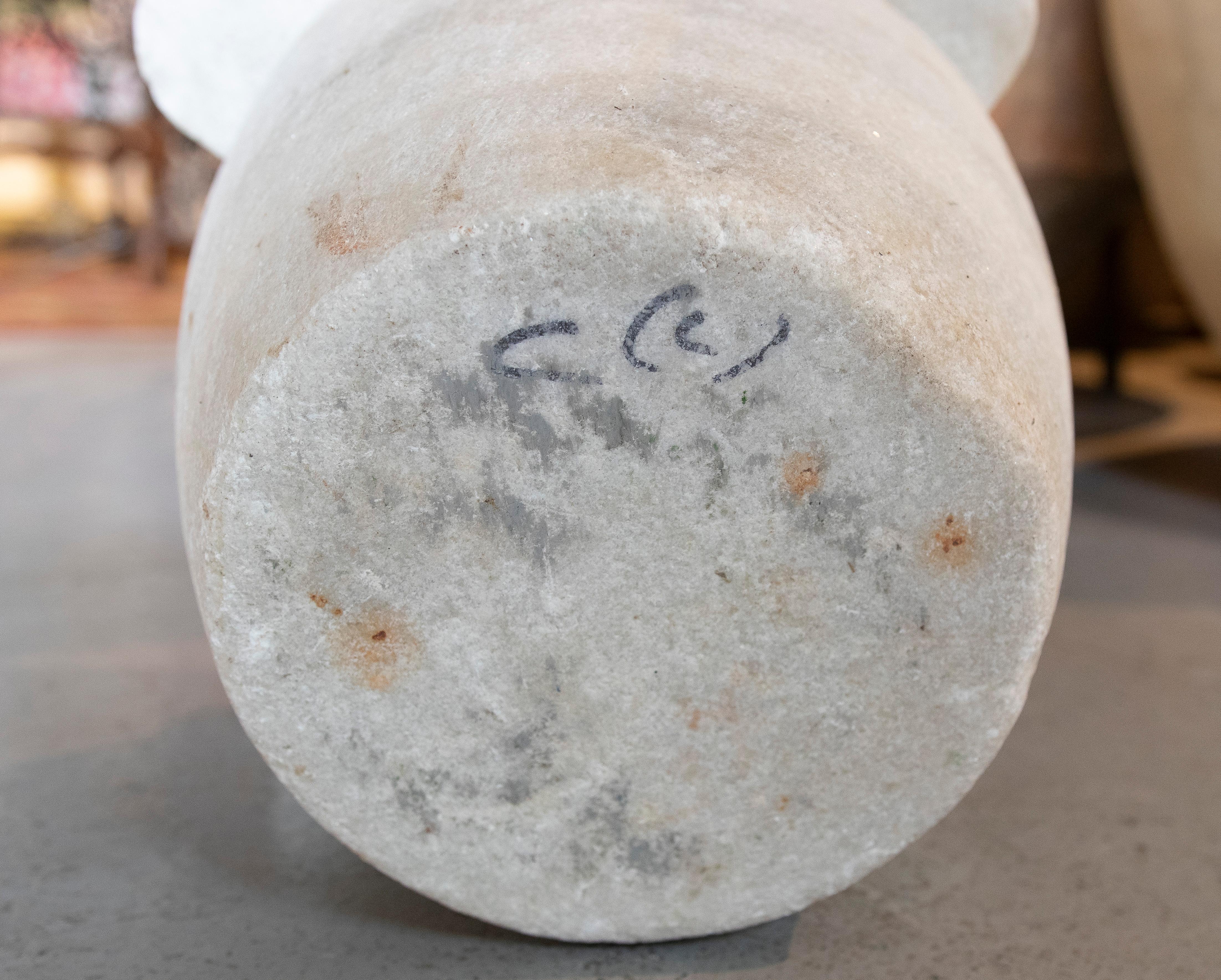 19th Century Spanish White Marble Pharmacy Mortar  For Sale 12