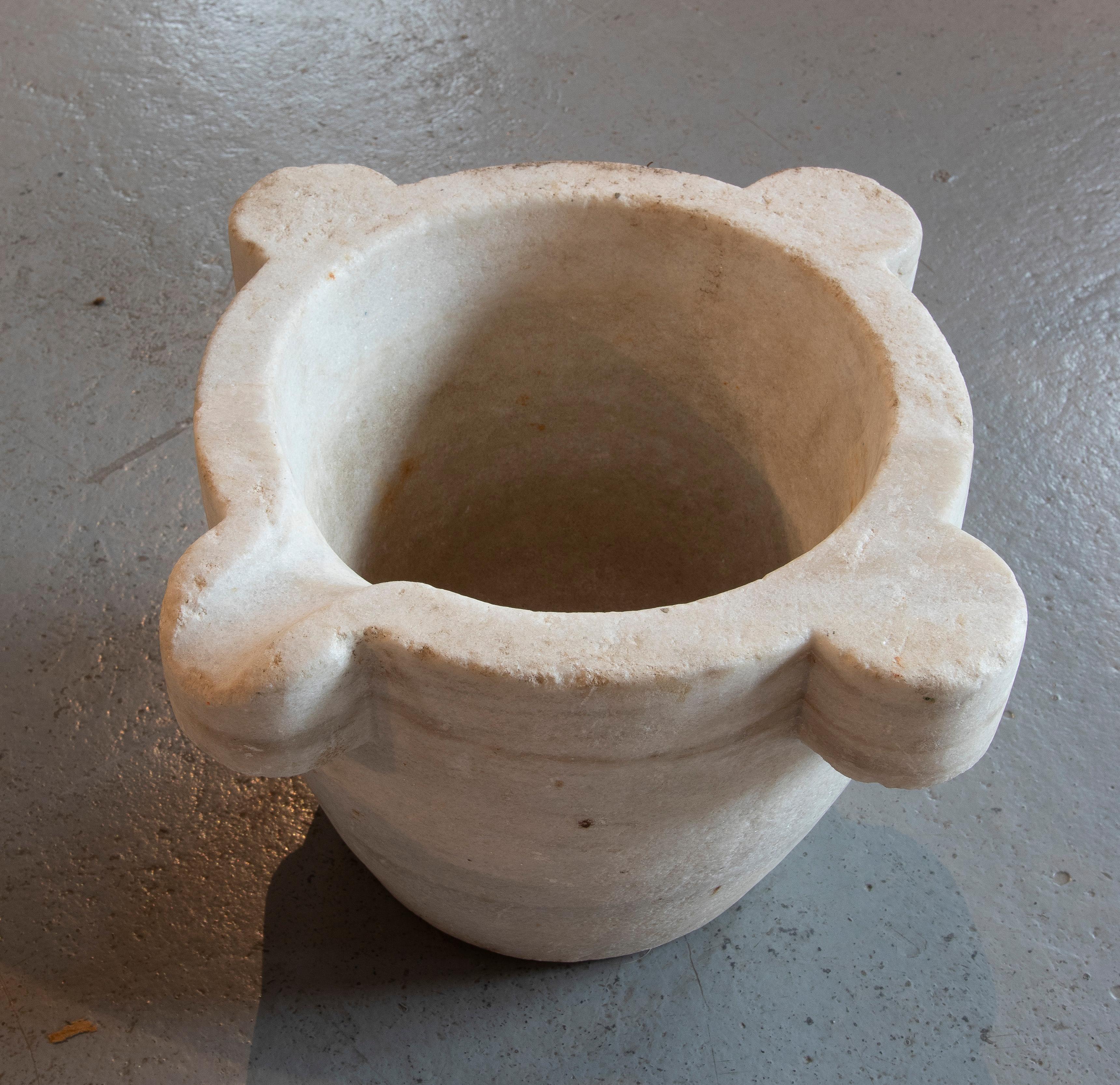 19th Century Spanish White Marble Pharmacy Mortar  For Sale 4