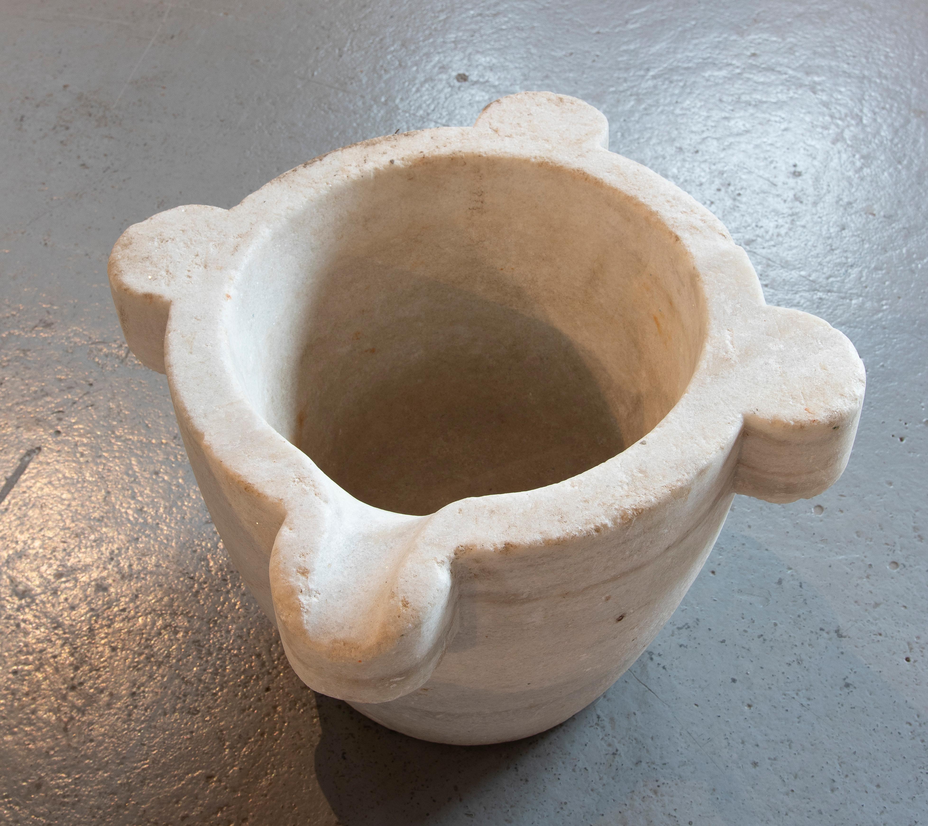 19th Century Spanish White Marble Pharmacy Mortar  For Sale 5