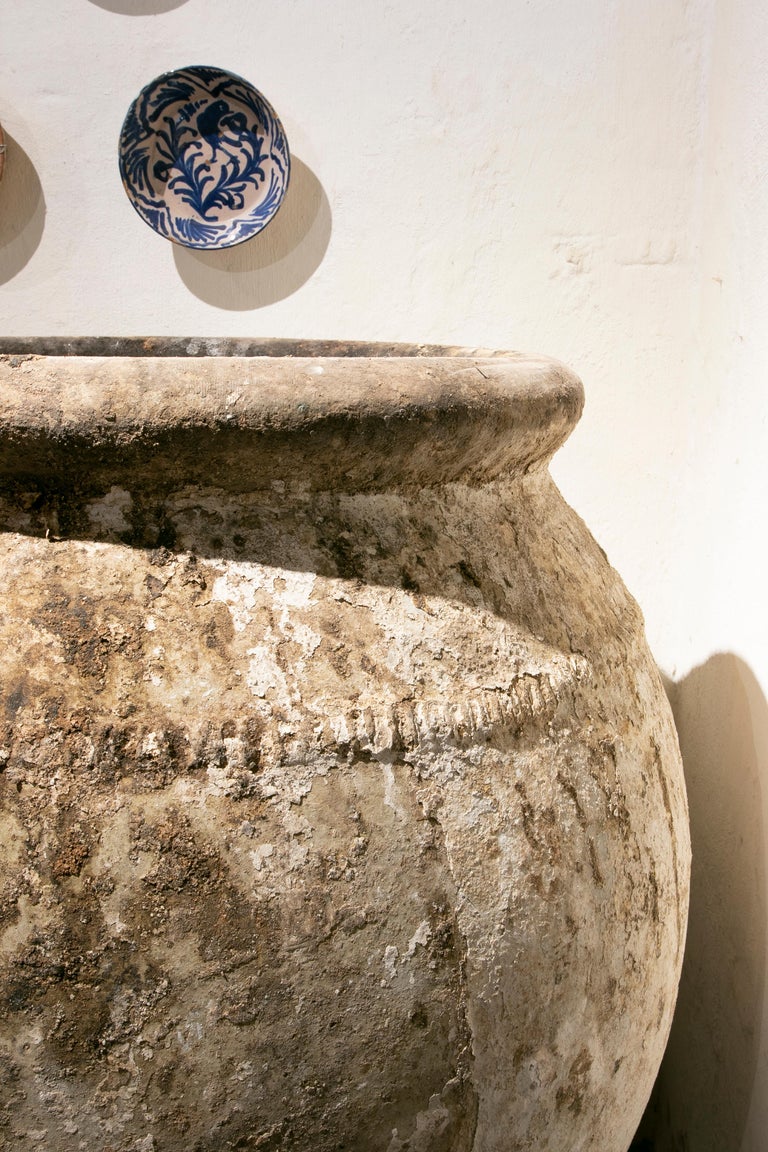 19th Century Spanish Whitewashed Ceramic Jar For Sale at 1stDibs