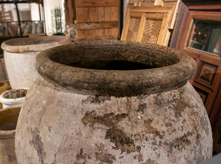 19th Century Spanish Whitewashed Ceramic Large Jar For Sale at 1stDibs
