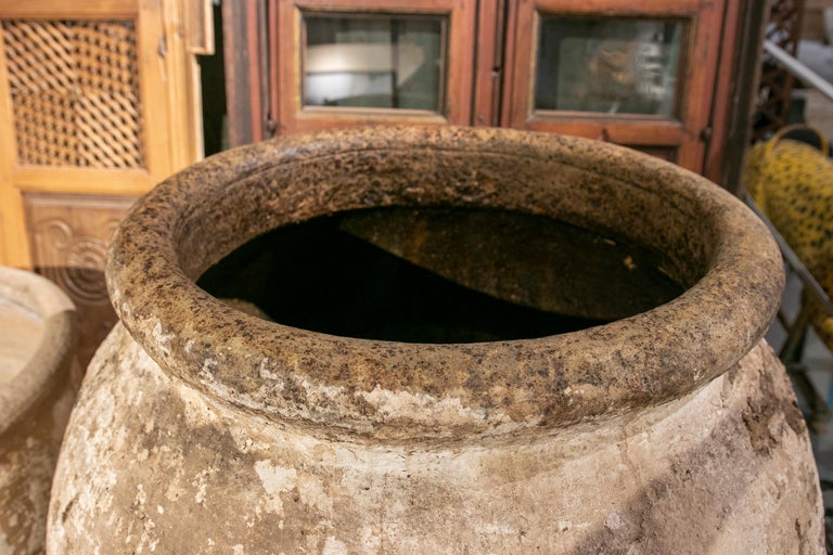 19th Century Spanish Whitewashed Ceramic Large Jar For Sale at 1stDibs