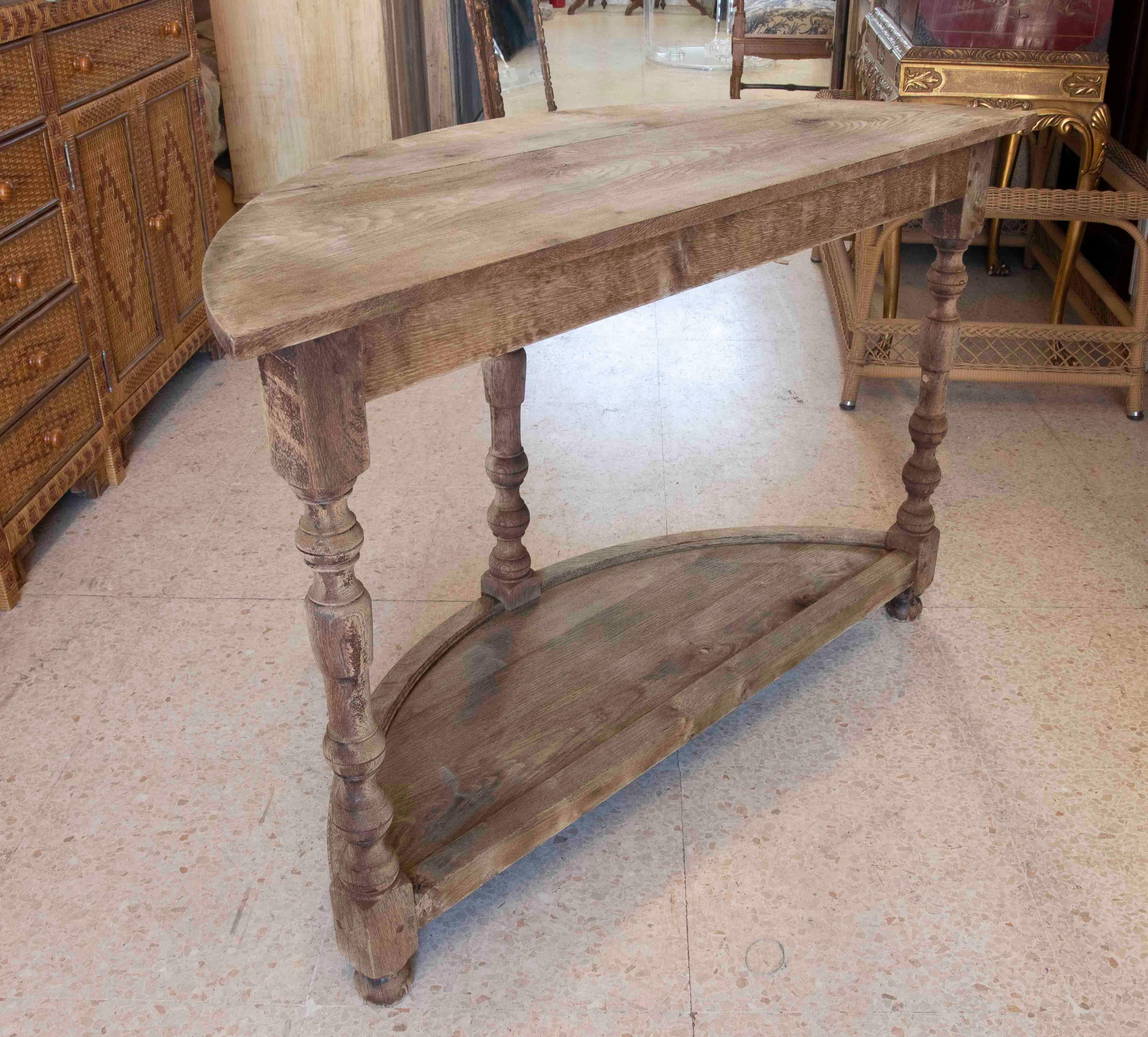 19th Century Spanish Wooden Console in its Natural Colour with Turned Legs For Sale 2