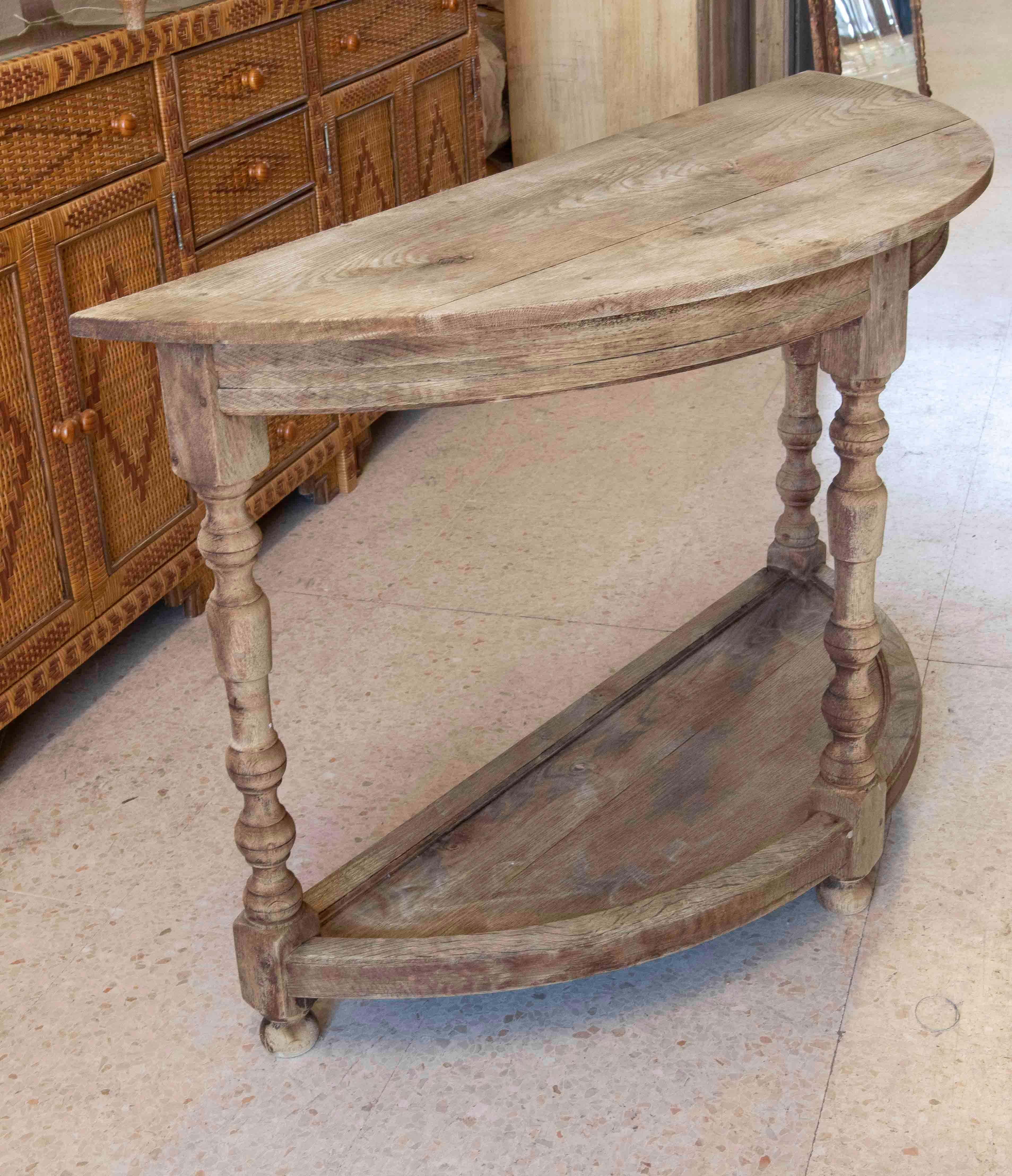 19th Century Spanish Wooden Console in its Natural Colour with Turned Legs For Sale 6