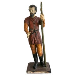 Sculpture espagnole du 19ème siècle en bois peint d'un saint tenant un bâton
