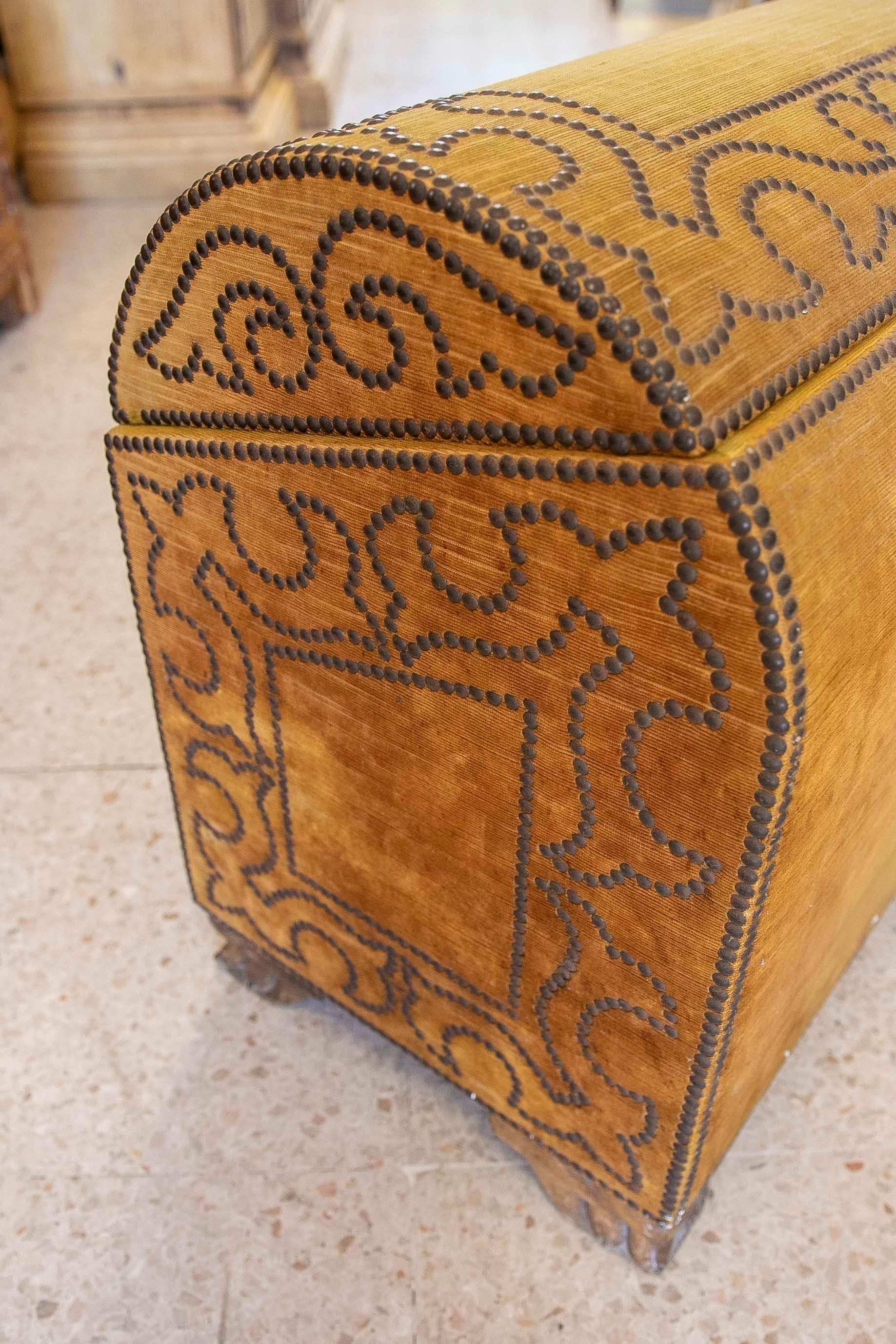 19th Century Spanish Wooden Trunk Lined with Yellow Velvet Fabric For Sale 9