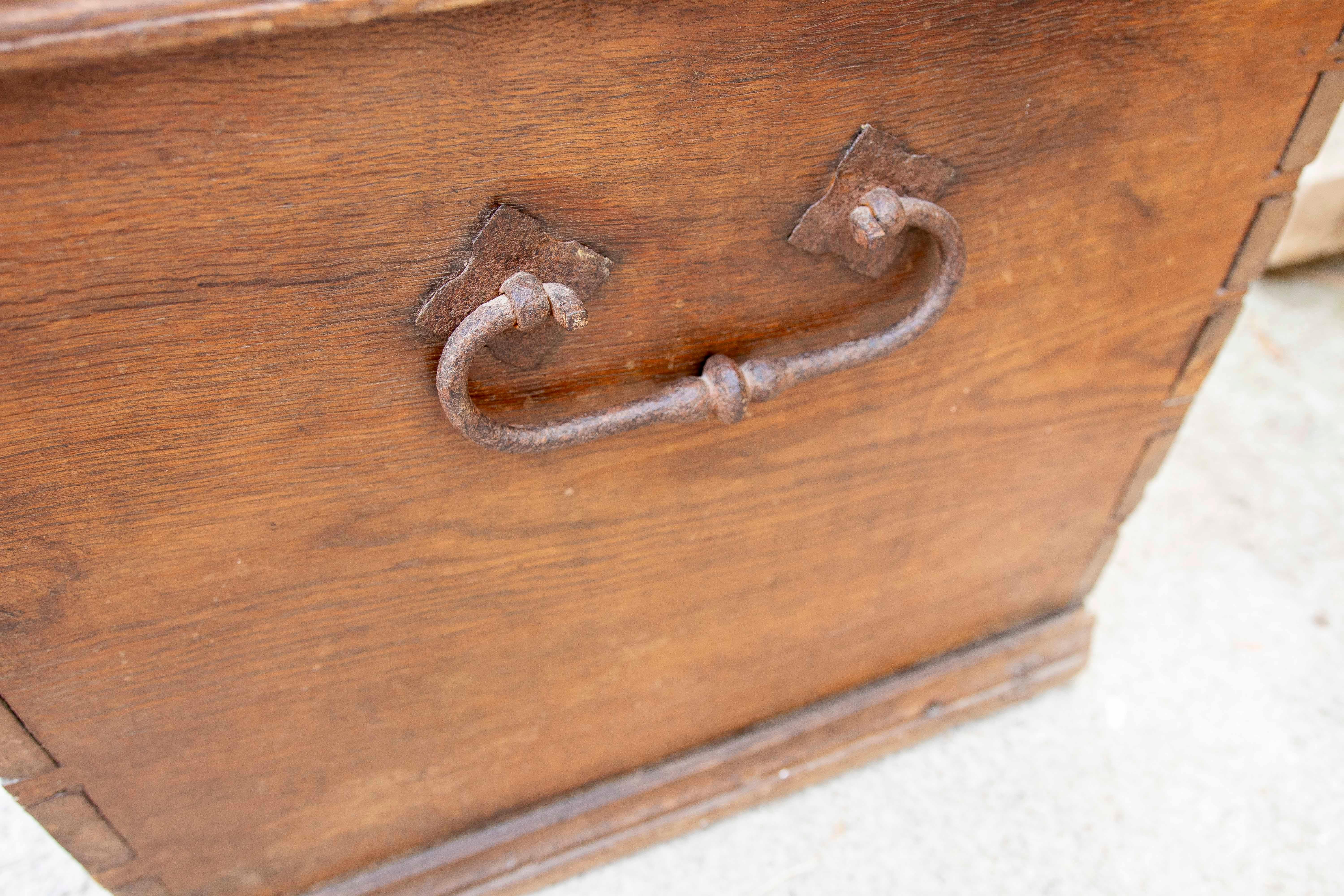 19th Century Spanish Wooden Trunk with Iron and Bronze Handles For Sale 8