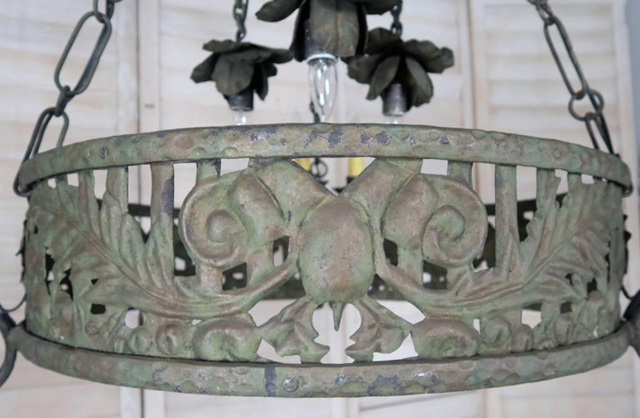 Lampadario in ferro battuto spagnolo del XIX secolo in vendita 2