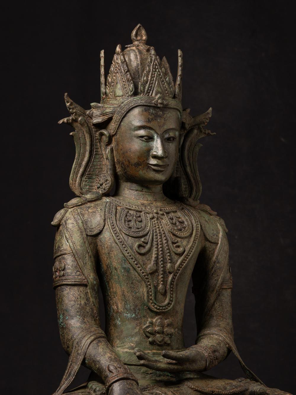 19th century Special antique bronze Arakan Buddha statue from Burma For Sale 12
