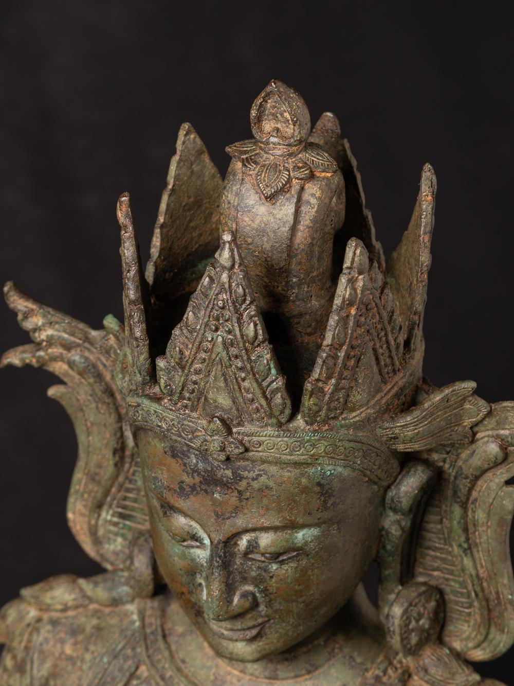 19th century Special antique bronze Arakan Buddha statue from Burma For Sale 1