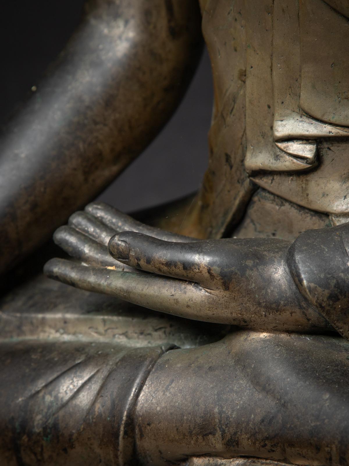 19th century Special antique bronze Mandalay Buddha statue from Burma 6