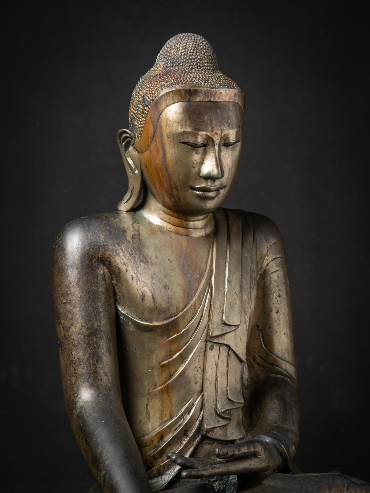 19th century Special antique bronze Mandalay Buddha statue from Burma 12