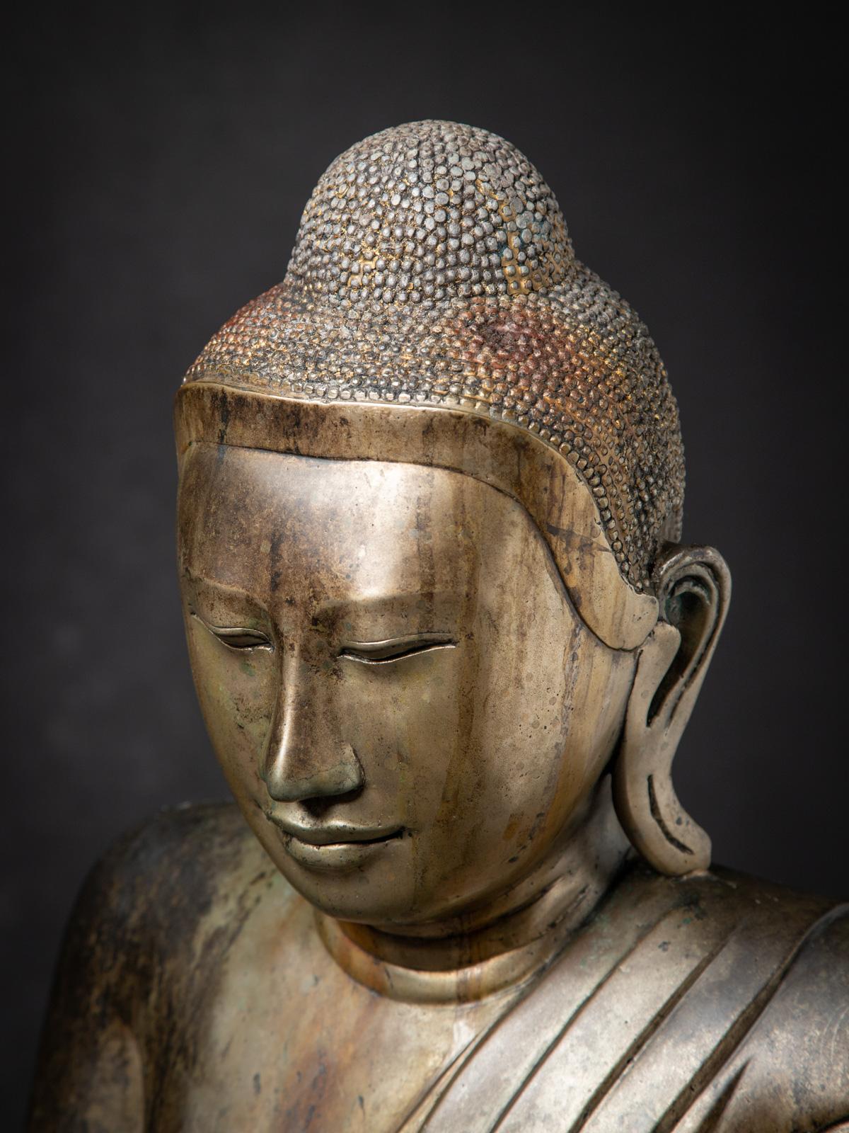 19th century Special antique bronze Mandalay Buddha statue from Burma 2