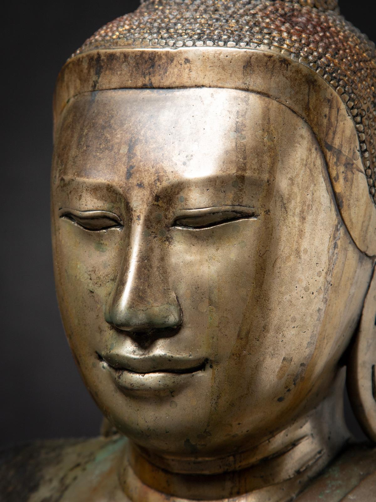 19th century Special antique bronze Mandalay Buddha statue from Burma 3