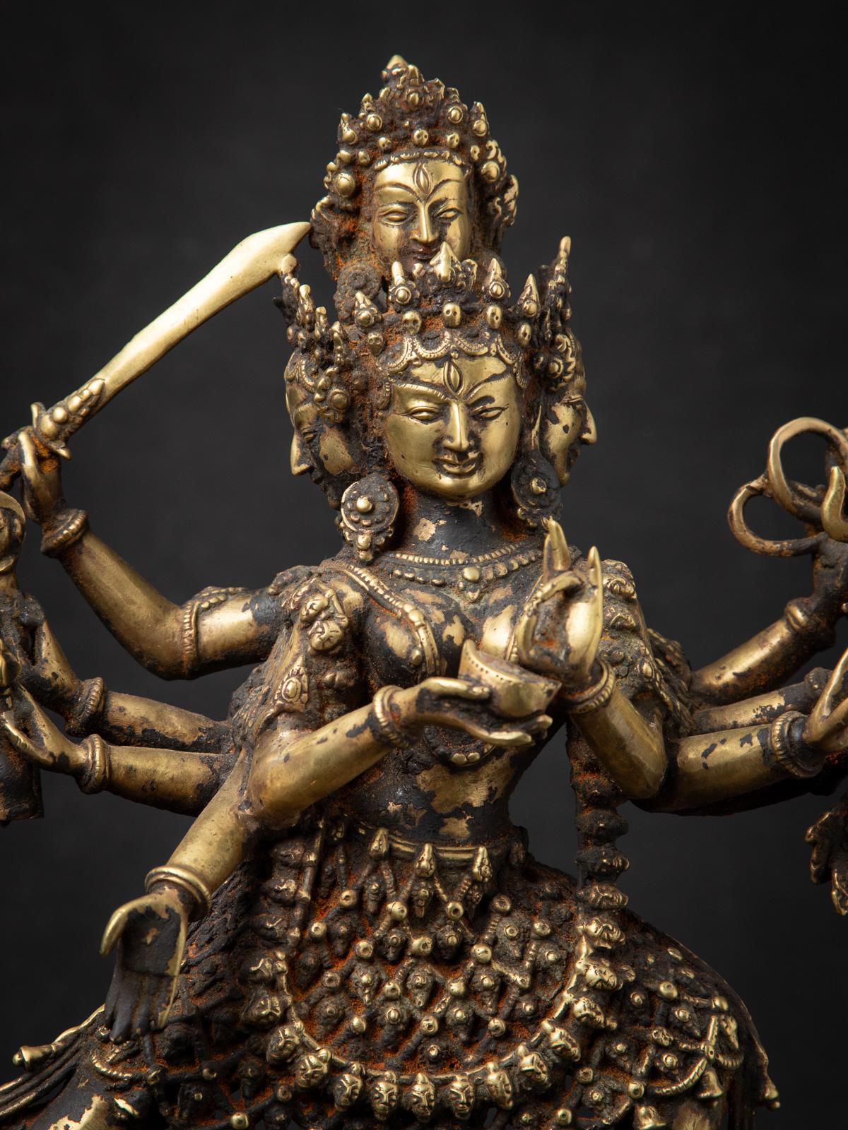 Bronzo Statua speciale in bronzo antico Siddhi Laksmi del XIX secolo proveniente dal Nepal in vendita