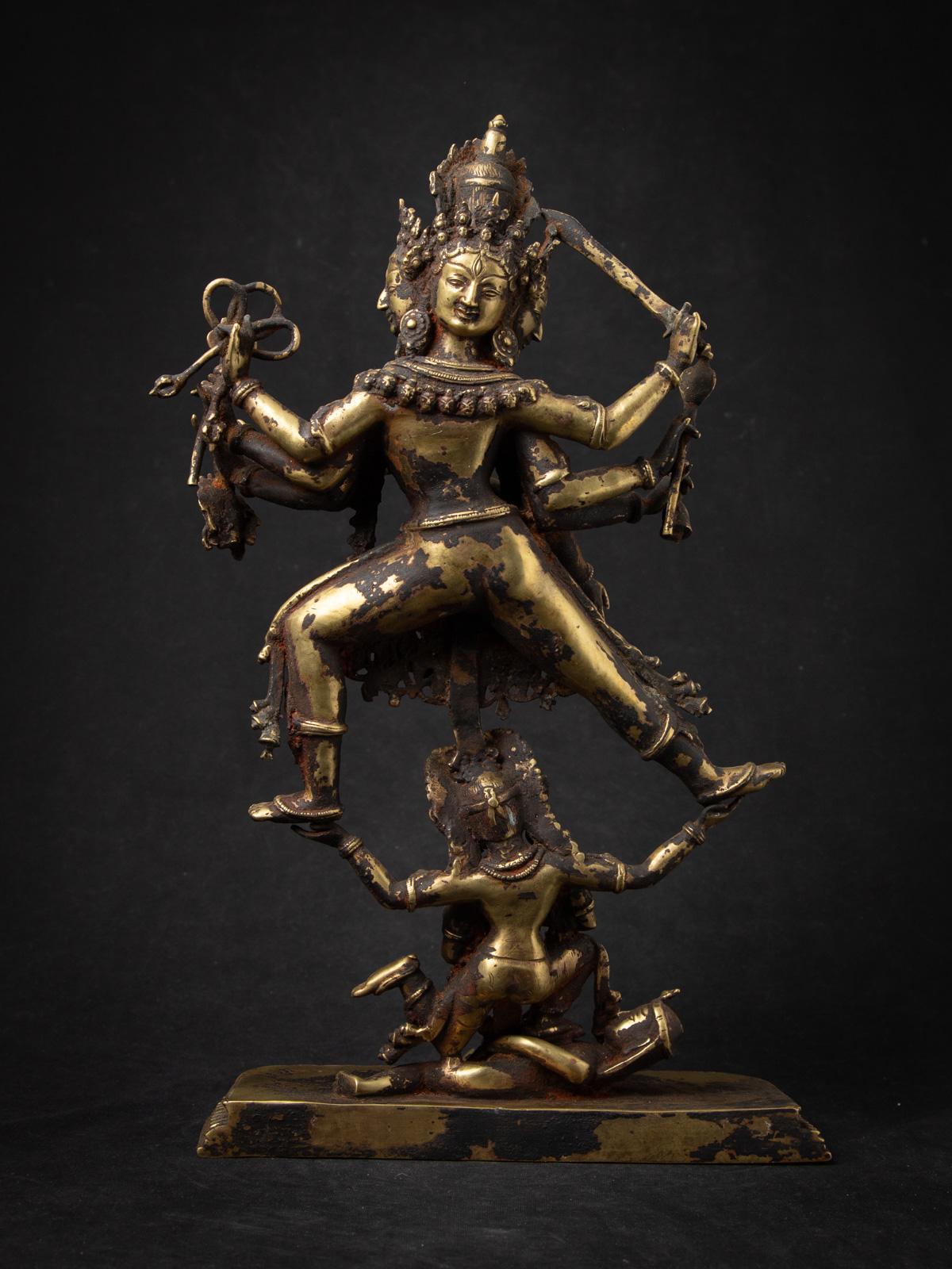 Statua speciale in bronzo antico Siddhi Laksmi del XIX secolo proveniente dal Nepal in vendita 2