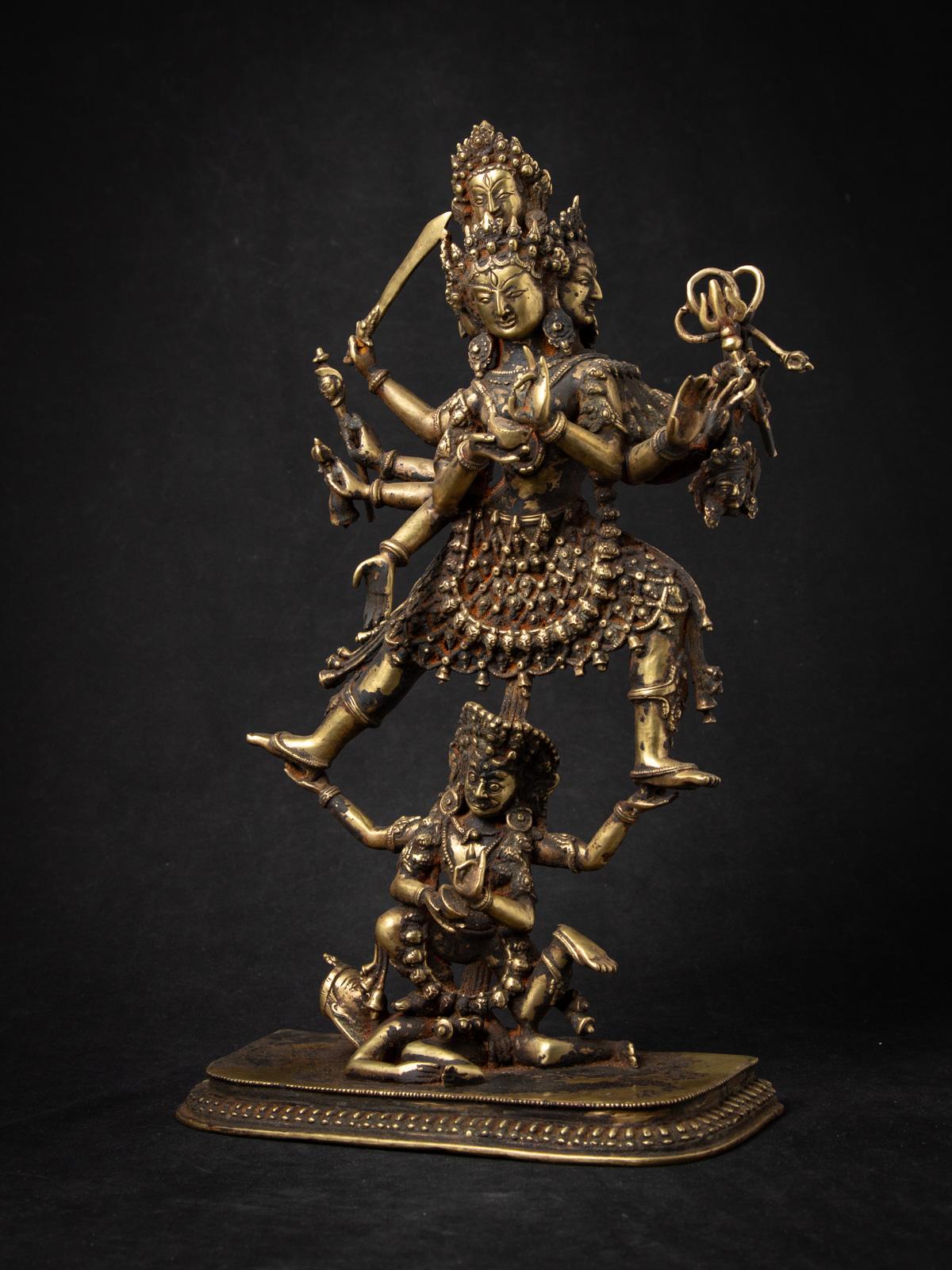 Statua speciale in bronzo antico Siddhi Laksmi del XIX secolo proveniente dal Nepal in vendita 3
