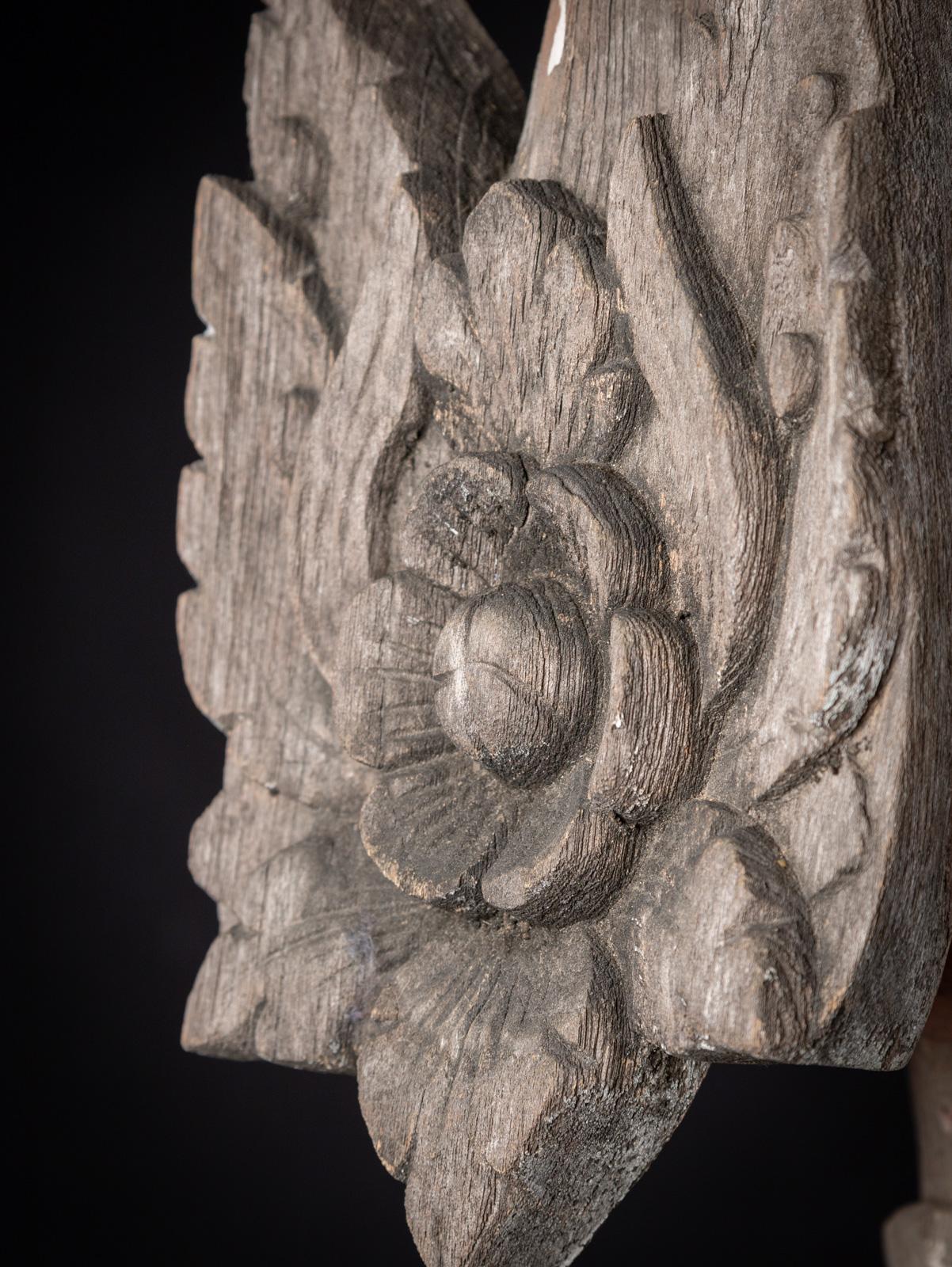 XIXe siècle Panneau de temple en bois ancien spécial du 19e siècle provenant de Birmanie en vente