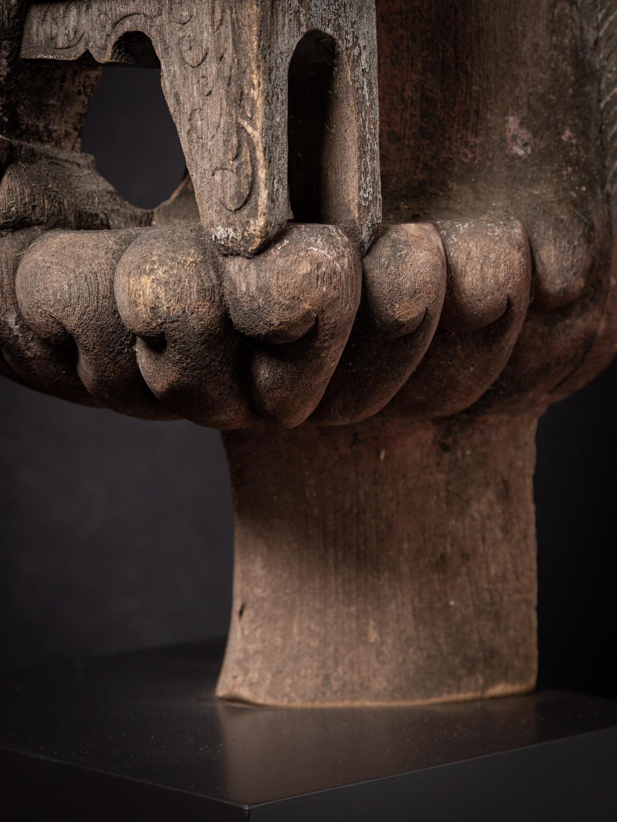 Panneau de temple en bois ancien spécial du 19e siècle provenant de Birmanie en vente 3