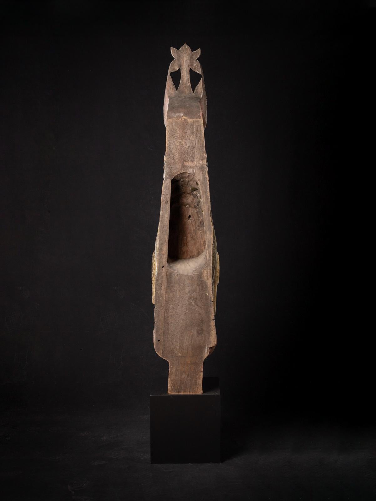 Panneau de temple en bois ancien spécial du 19e siècle provenant de Birmanie en vente 4