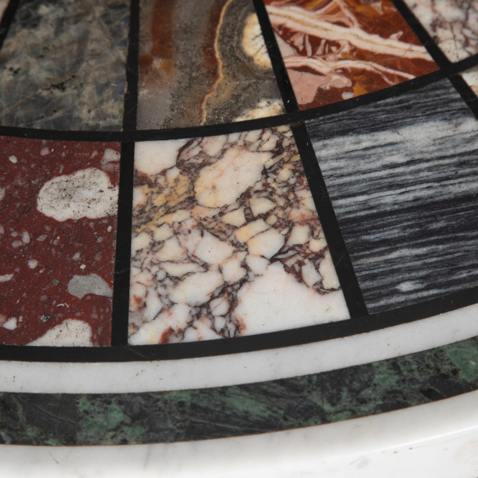 Mesa de centro de mármol y giltwood del siglo XIX Neoclásico en venta