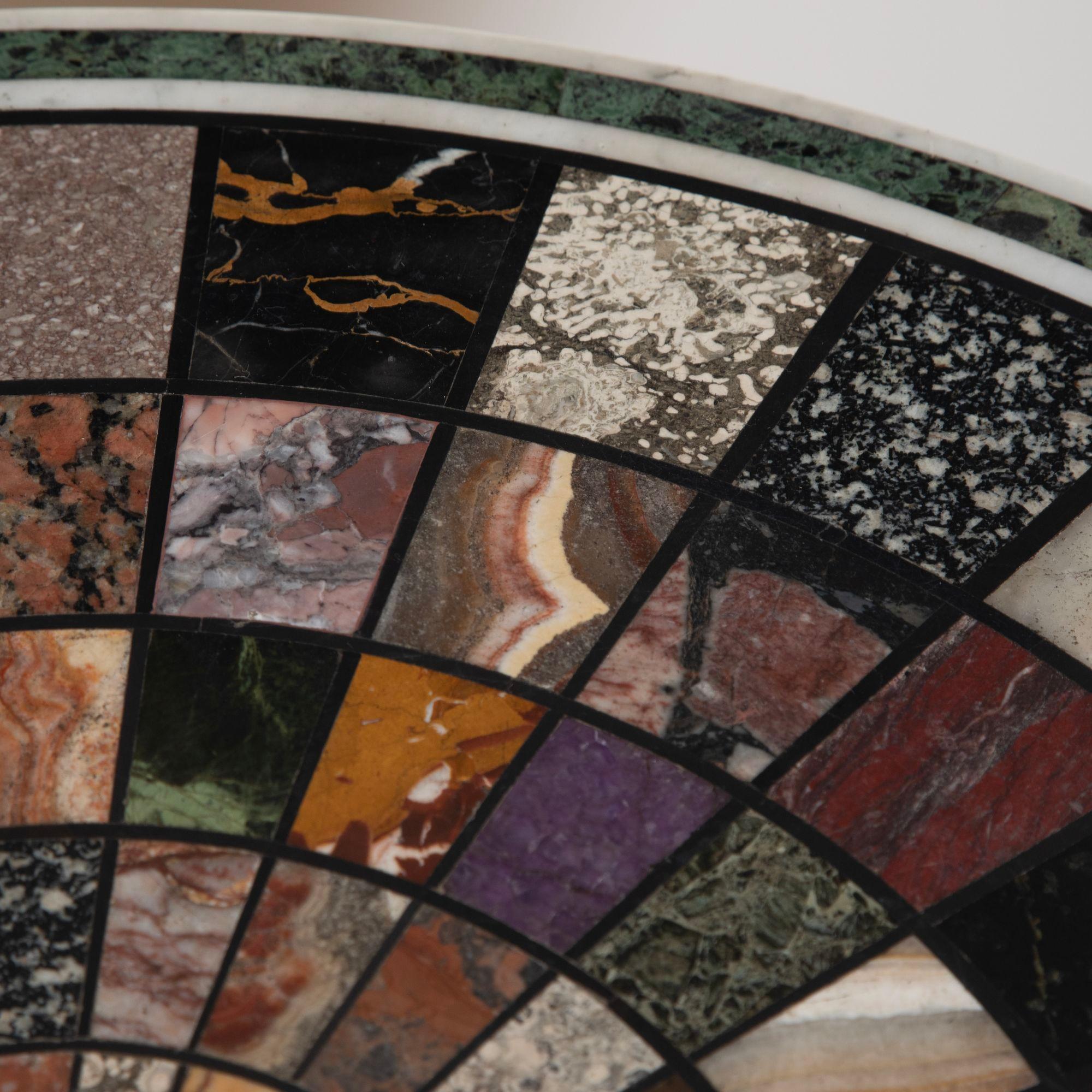 Mesa de centro de mármol y giltwood del siglo XIX Italiano en venta