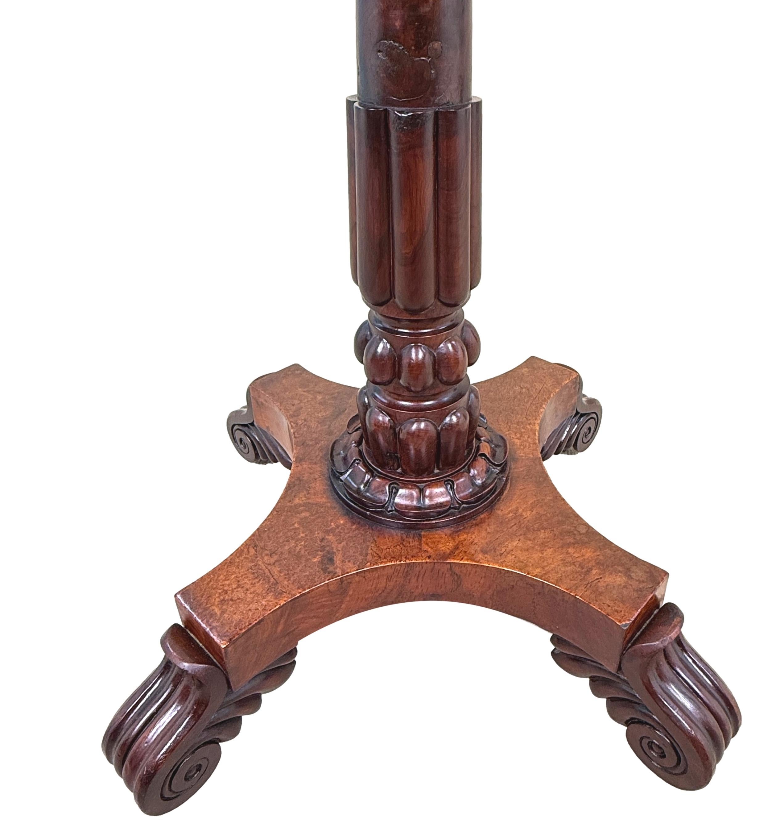 Table d'appoint du 19ème siècle avec plateau en bois spécimen Bon état - En vente à Bedfordshire, GB