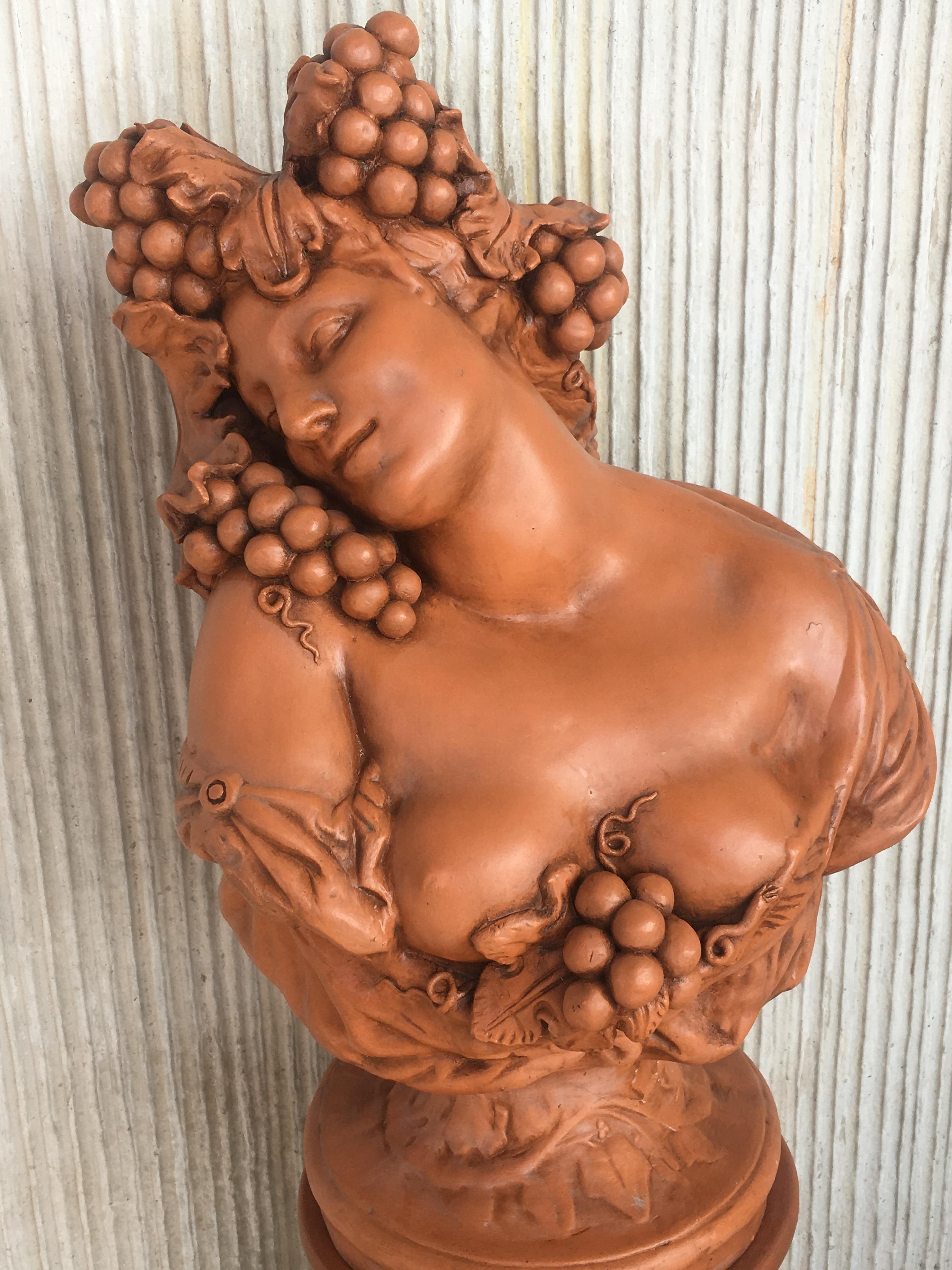 Néoclassique Déesse d'été spectaculaire du 19ème siècle sur un piédestal assorti en vente