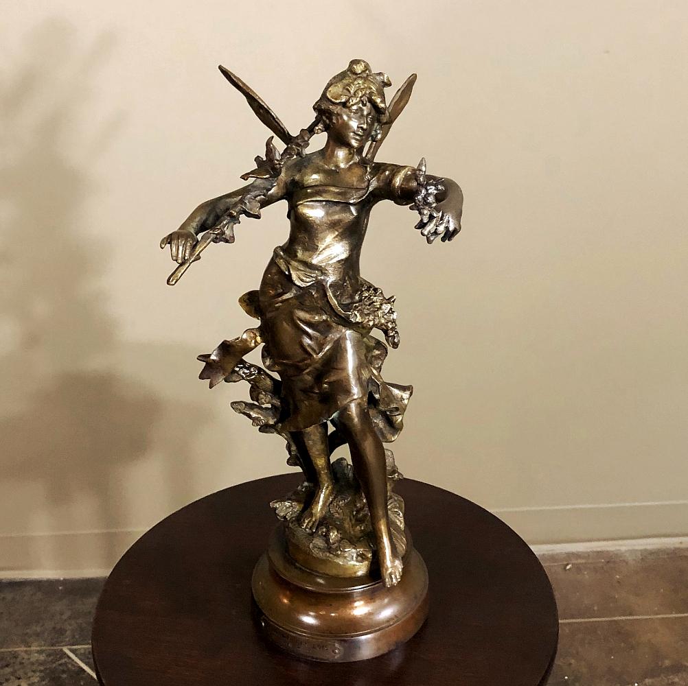 Statua Moreau in spelta del XIX secolo ~ Nymphe de Bois è un'affascinante rappresentazione della mitica ninfa dei boschi dell'antica leggenda, realizzata da Louis Moreau, uno degli straordinari membri della famiglia Moreau che dominò il mondo della