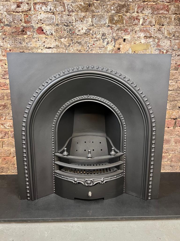 19th Century Spiked Cast Iron Arched Fireplace Insert For Sale 5