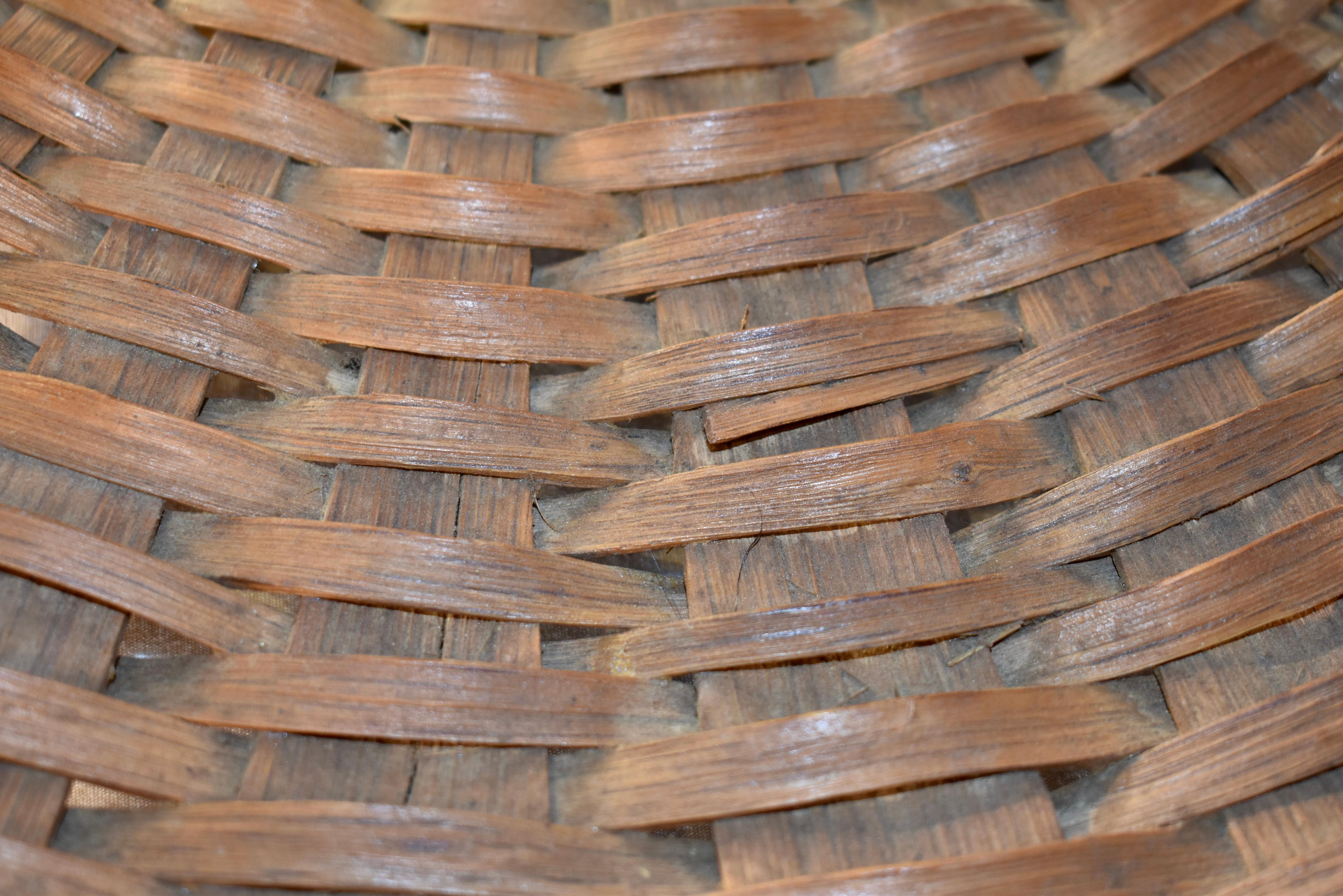 19th Century Split Oak Flower Gathering Basket In Good Condition For Sale In High Point, NC