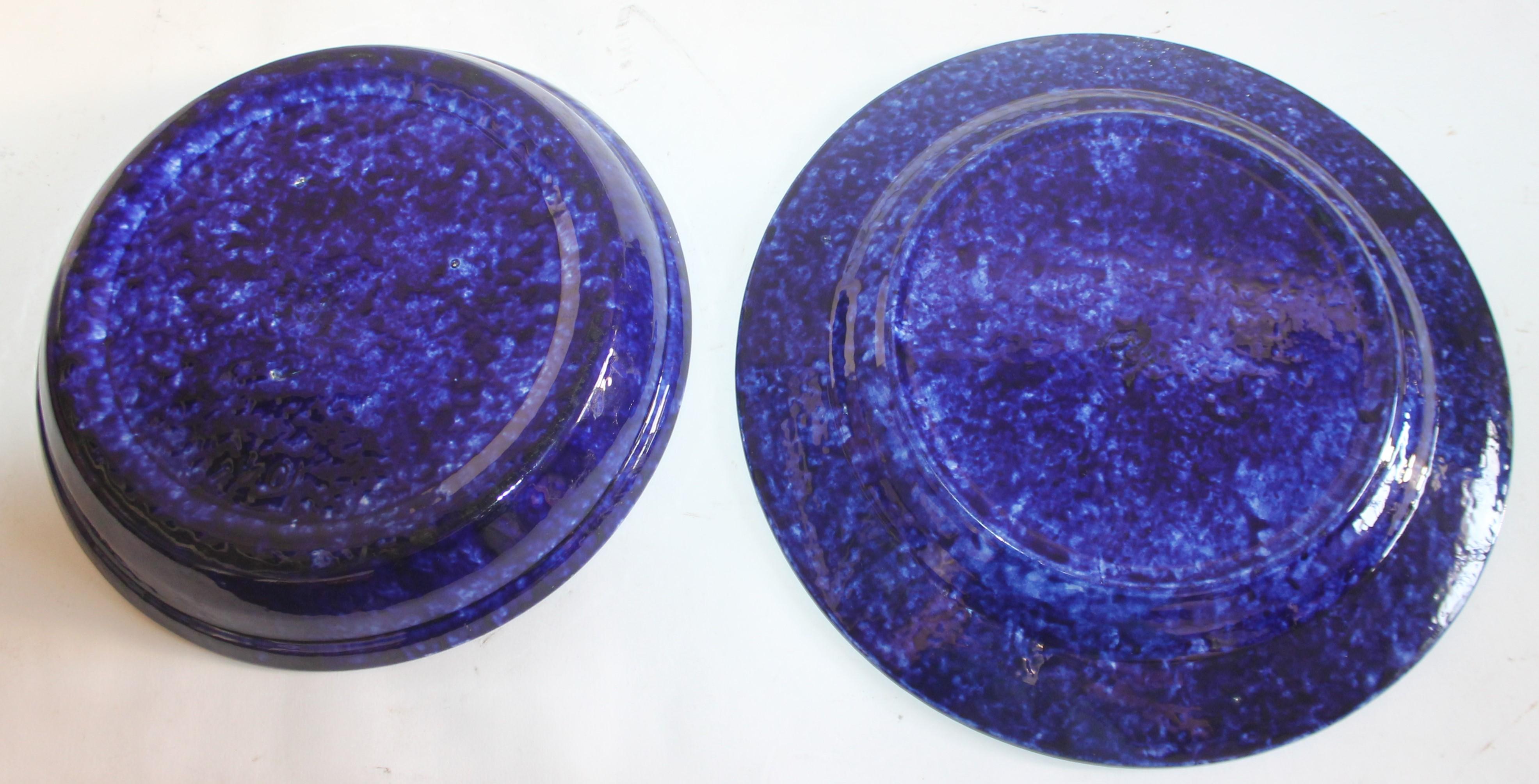 Sponge ware ironstone pottery pie dish and serving plate.The condition is very good and color is fantastic shades of indigo blue. Selling the two pieces as a pair.

Measures: 12.5 x 1 large plate


11 x 2 deep plate.