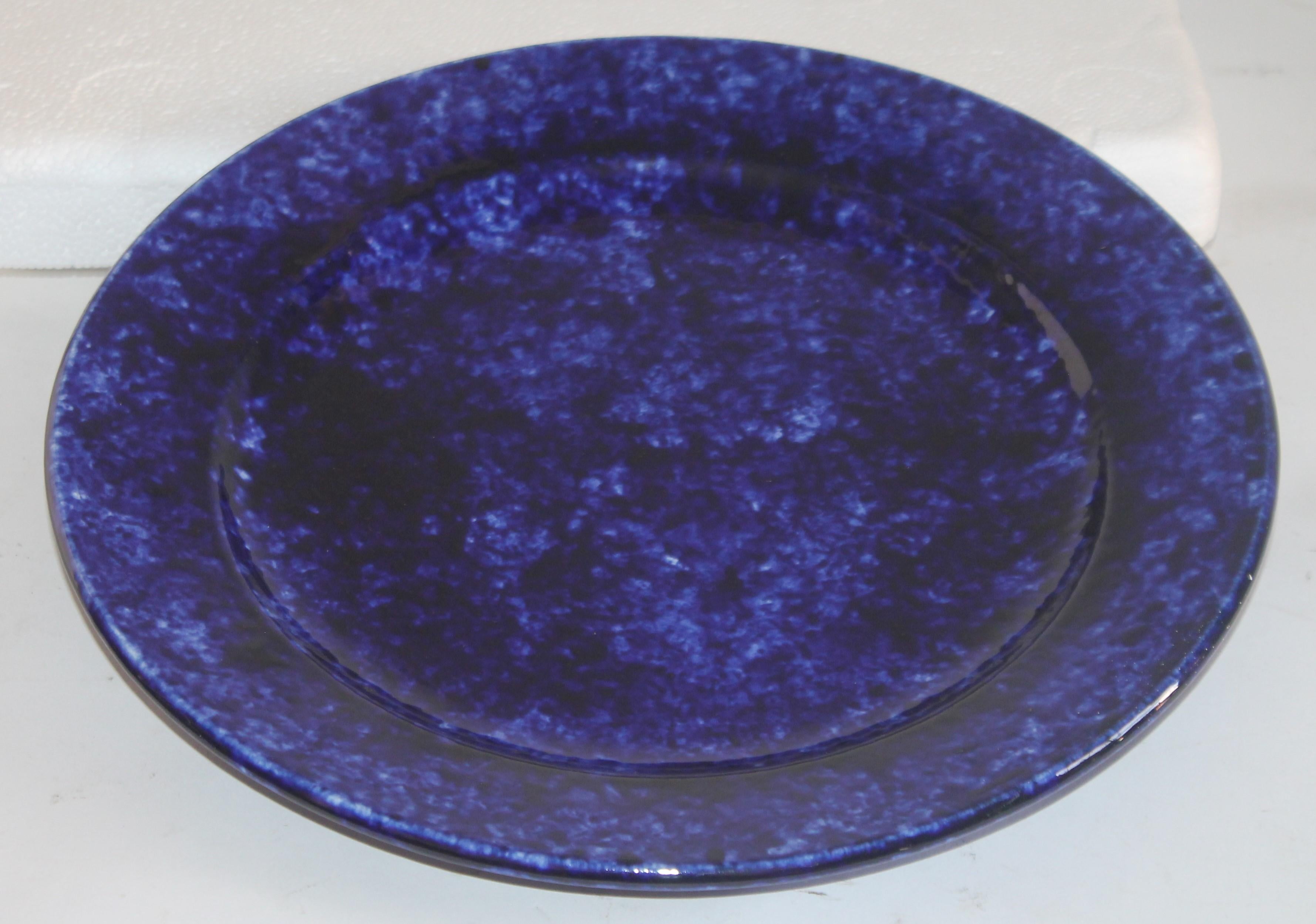 19th Century Sponge Ware Pie Dish and Serving Plate Two Pieces For Sale 1