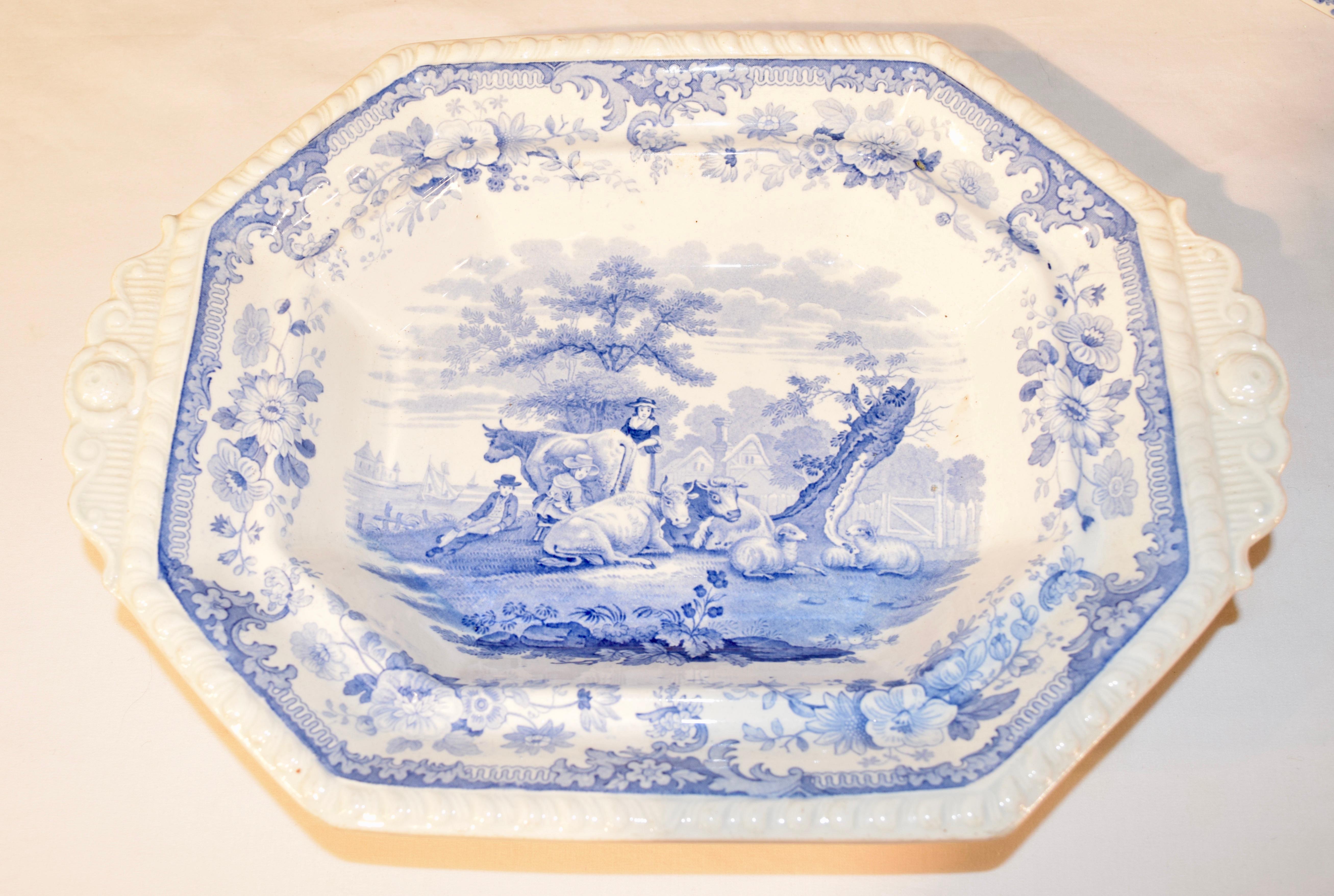 19th Century Staffordshire Covered Vegetable Dish In Good Condition For Sale In High Point, NC