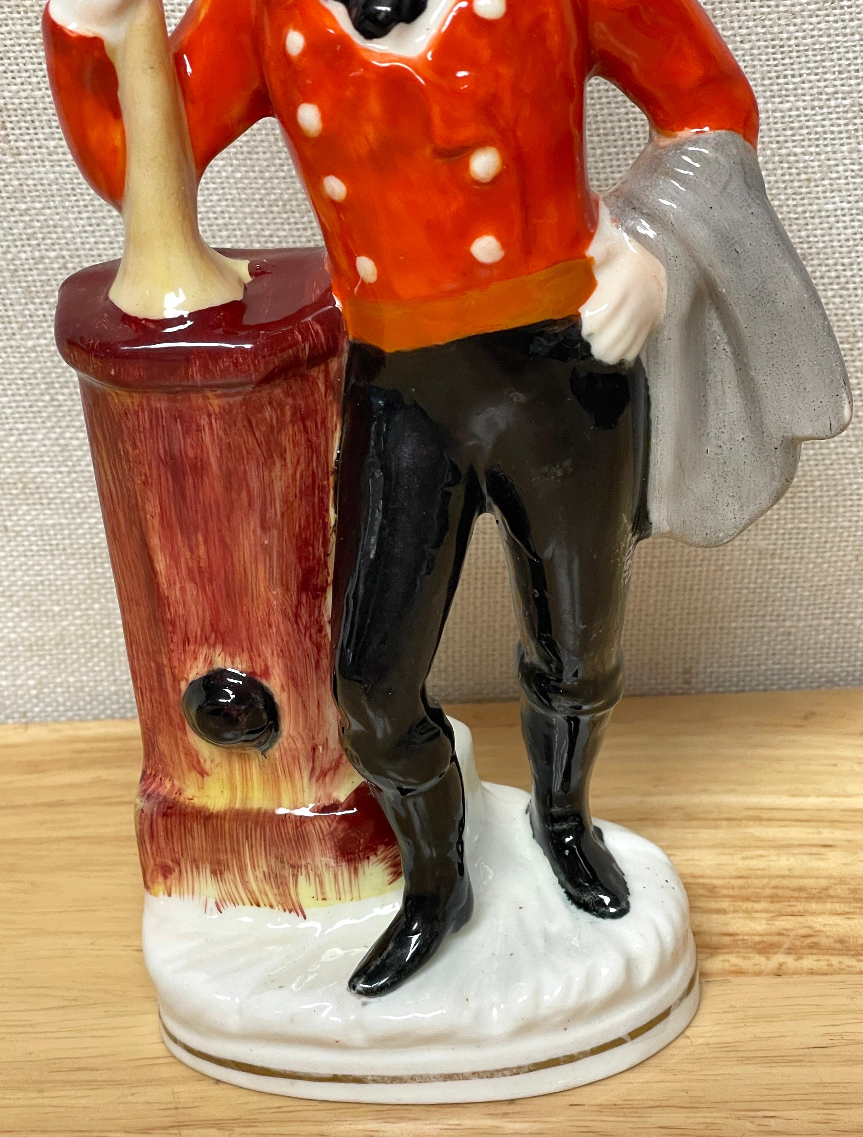 Figure du 19e siècle du Staffordshire représentant un « pompier américain » Bon état - En vente à West Palm Beach, FL