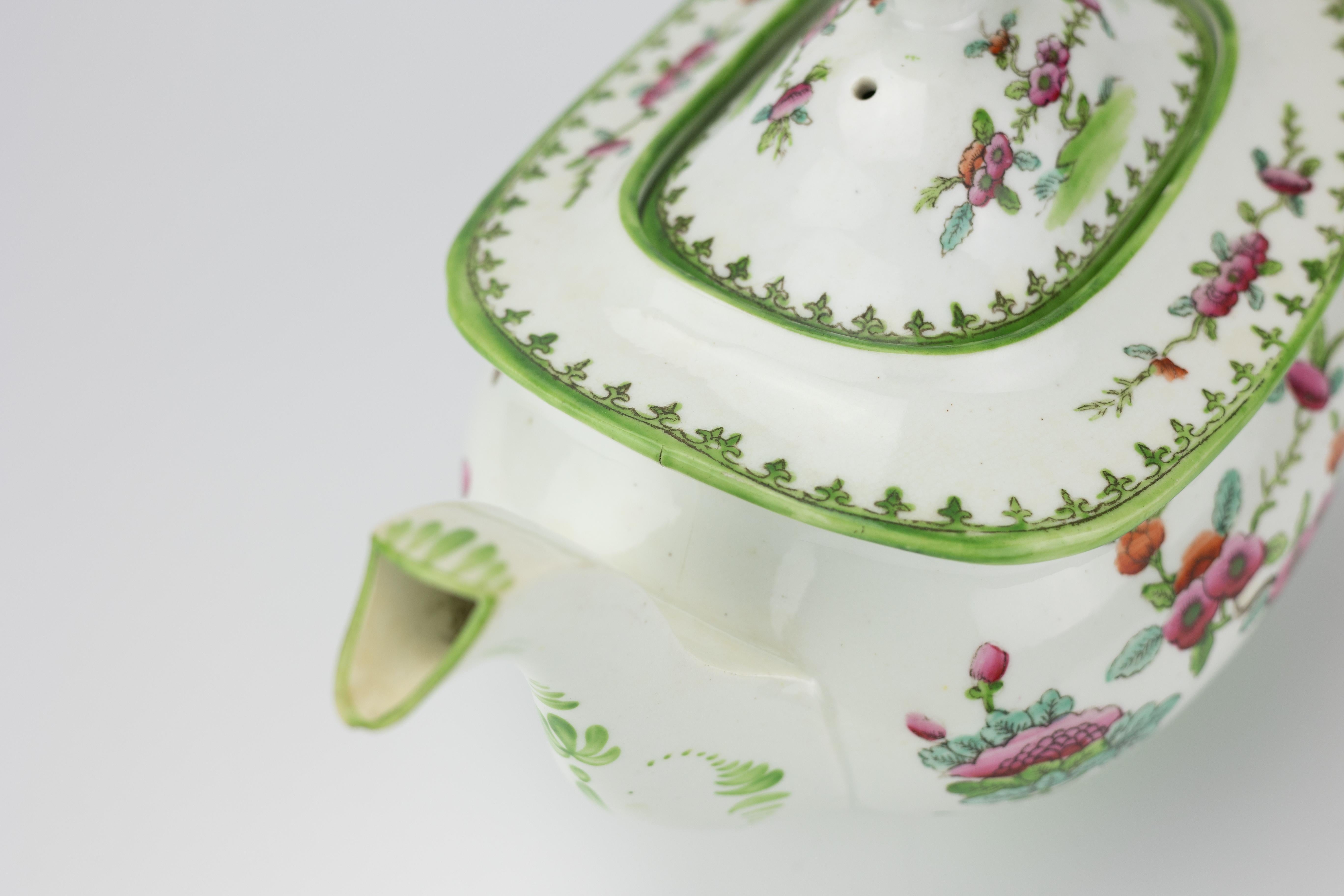 19th Century Staffordshire Porcelain Chinoiserie Tea Set In Excellent Condition In Fort Lauderdale, FL
